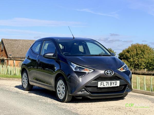 Toyota AYGO 1.0 VVT-i x-play Hatchback 5dr Petrol Manual Euro 6 (s/s) (71 ps)