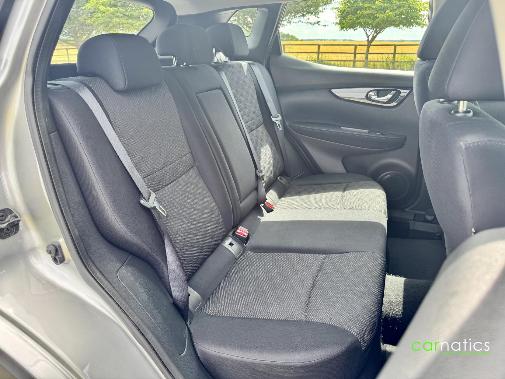 Nissan Qashqai 1.5 dCi Acenta SUV 5dr Diesel Manual 2WD Euro 6 (s/s) (110 ps)