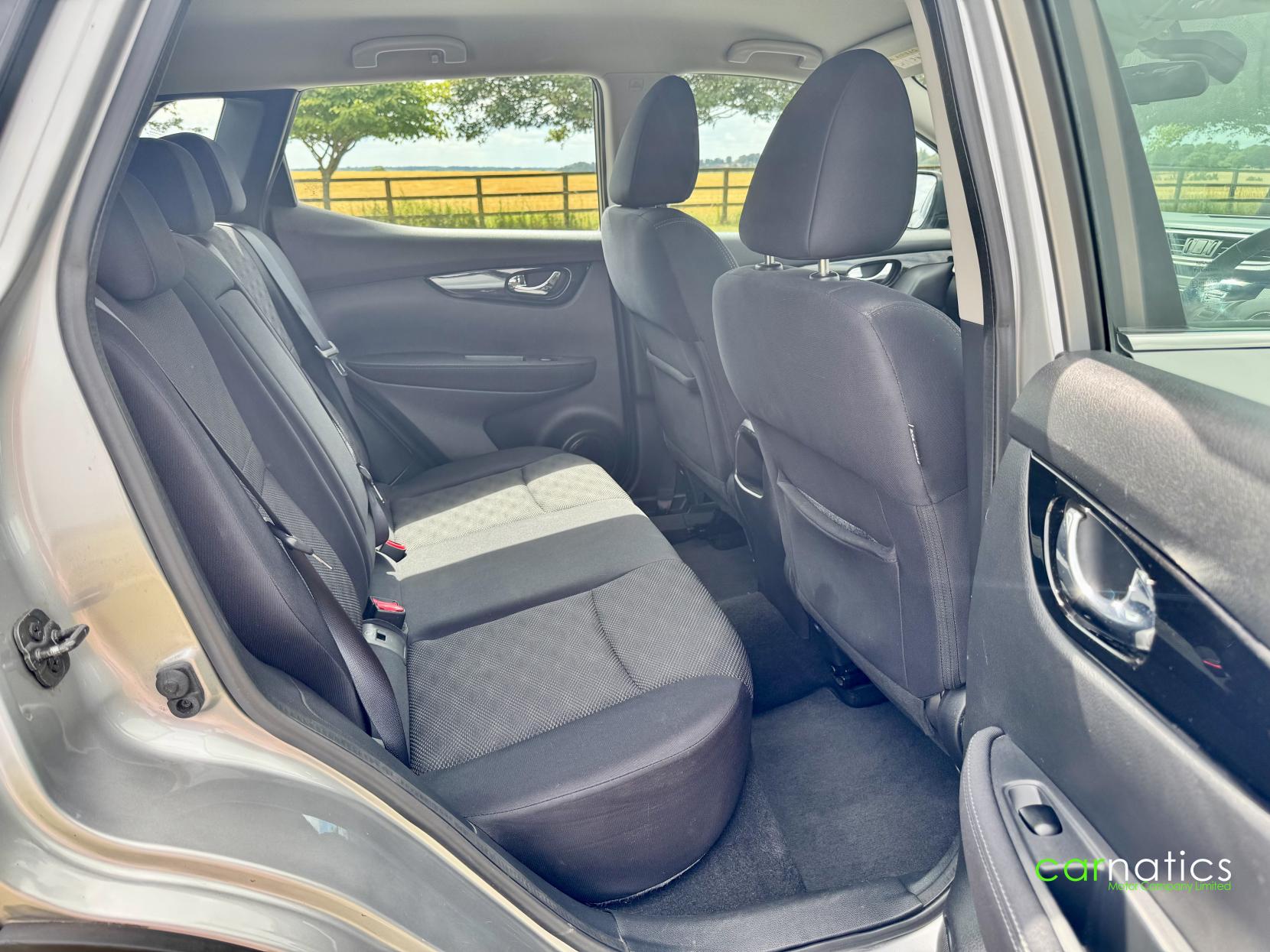 Nissan Qashqai 1.5 dCi Acenta SUV 5dr Diesel Manual 2WD Euro 6 (s/s) (110 ps)