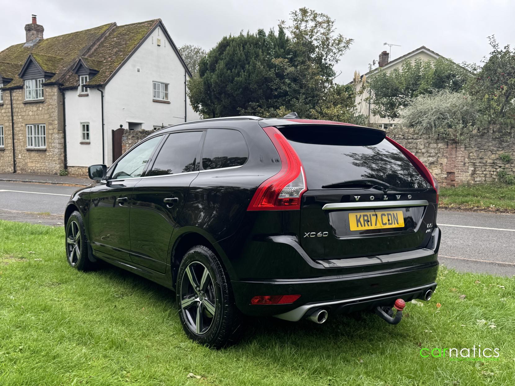 Volvo XC60 2.4 D5 R-Design Lux Nav SUV 5dr Diesel Auto AWD Euro 6 (s/s) (220 ps)