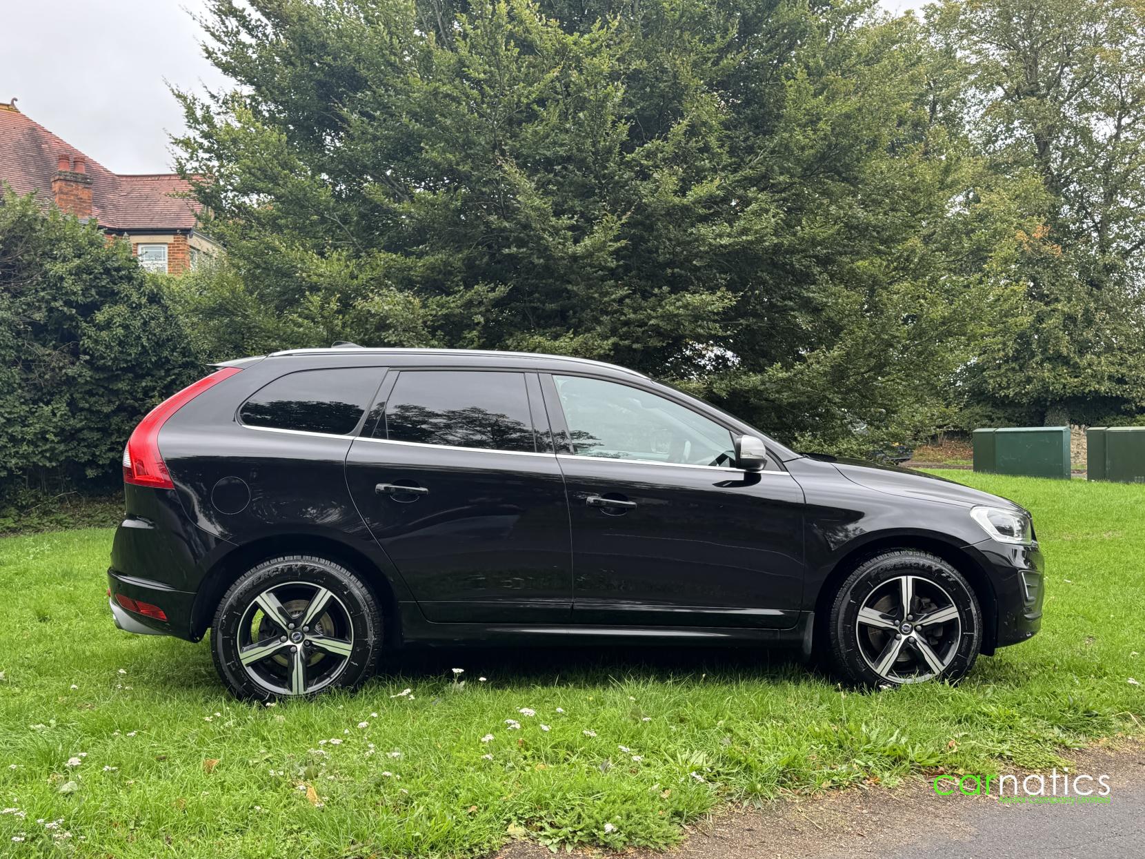 Volvo XC60 2.4 D5 R-Design Lux Nav SUV 5dr Diesel Auto AWD Euro 6 (s/s) (220 ps)