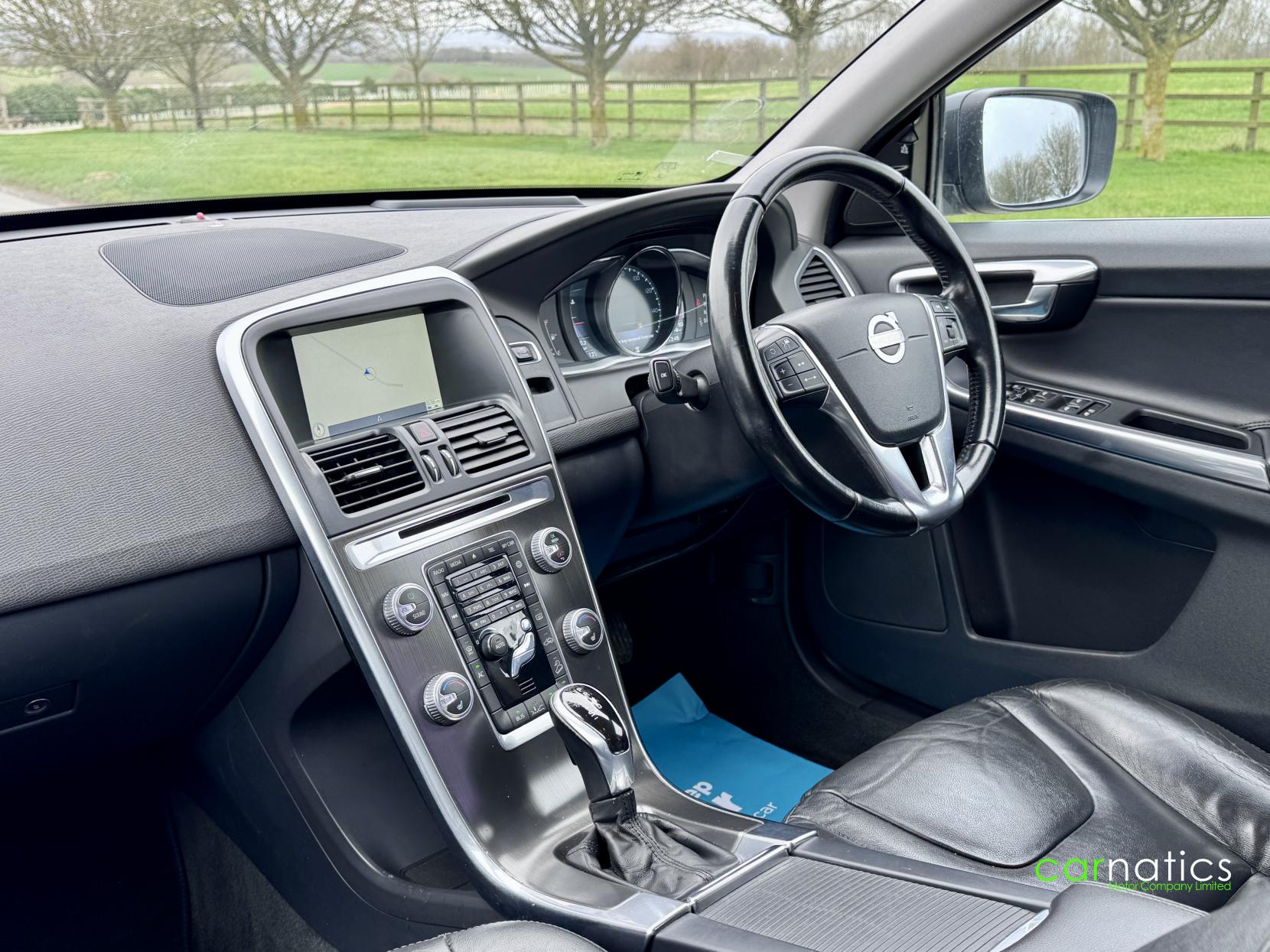 Volvo XC60 2.4 D5 SE Lux Nav SUV 5dr Diesel Geartronic AWD Euro 5 (215 ps)