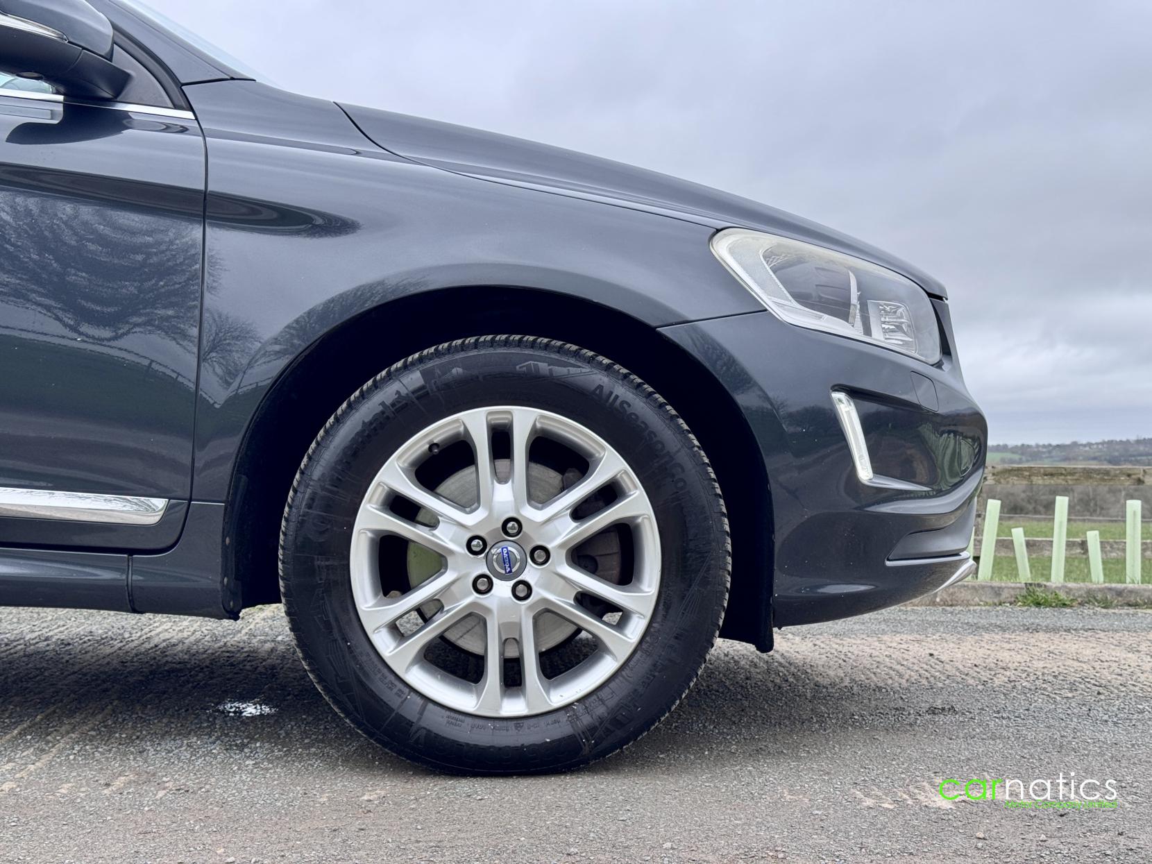 Volvo XC60 2.4 D5 SE Lux Nav SUV 5dr Diesel Geartronic AWD Euro 5 (215 ps)