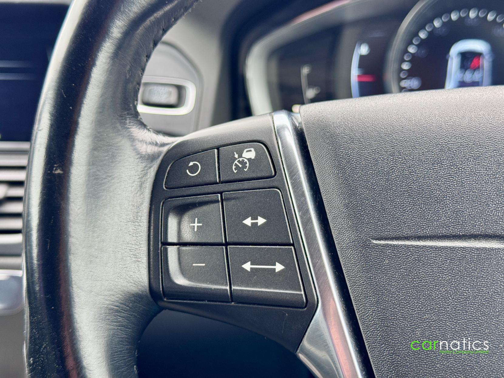 Volvo XC60 2.4 D5 SE Lux Nav SUV 5dr Diesel Geartronic AWD Euro 5 (215 ps)