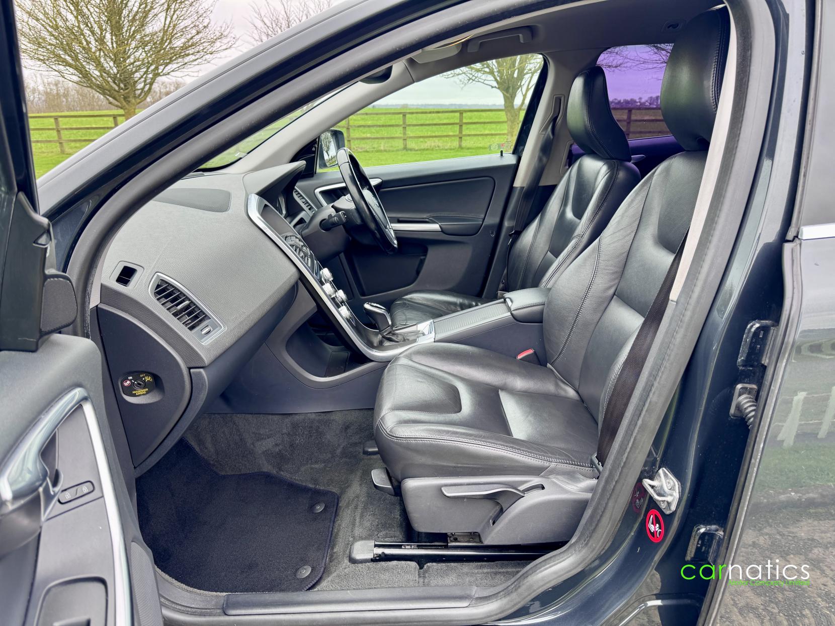 Volvo XC60 2.4 D5 SE Lux Nav SUV 5dr Diesel Geartronic AWD Euro 5 (215 ps)