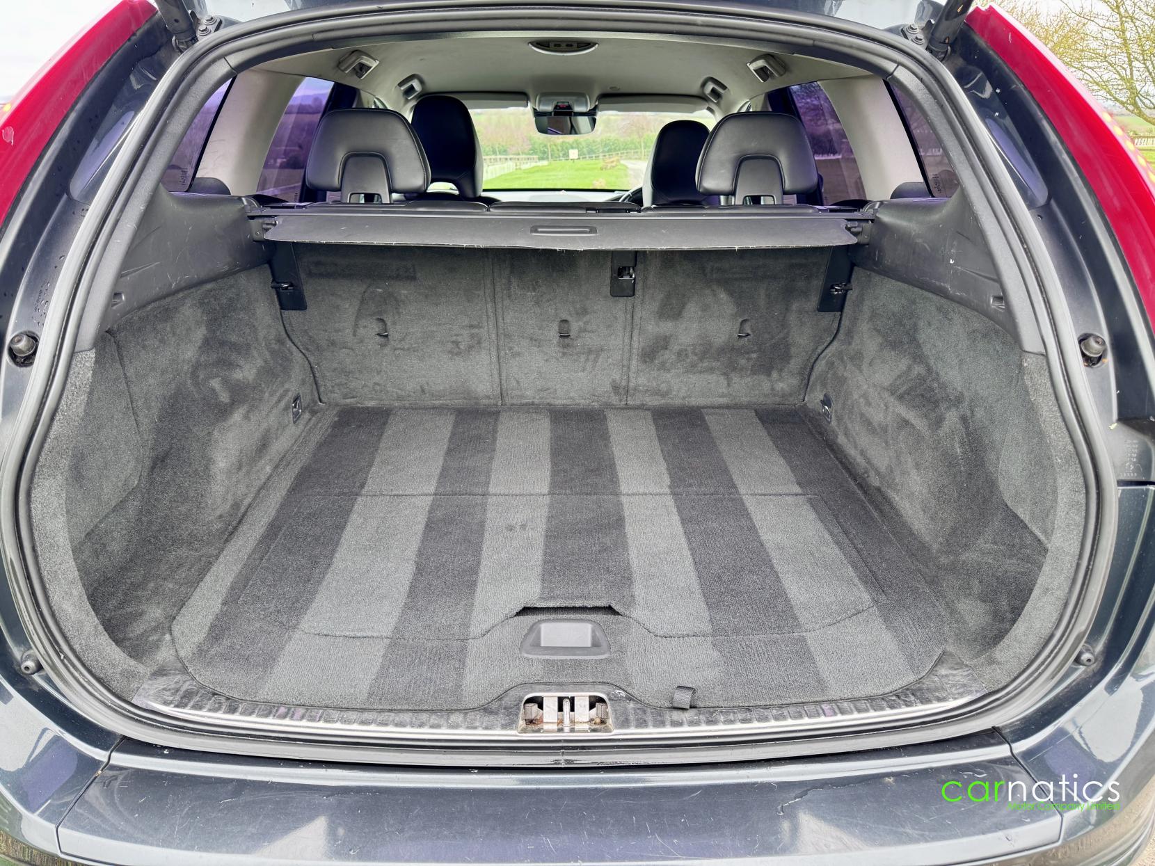 Volvo XC60 2.4 D5 SE Lux Nav SUV 5dr Diesel Geartronic AWD Euro 5 (215 ps)