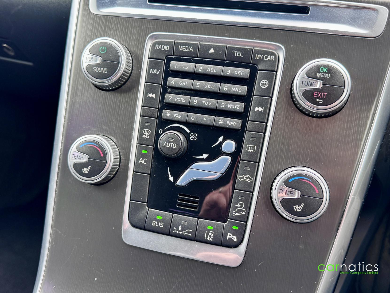 Volvo XC60 2.4 D5 SE Lux Nav SUV 5dr Diesel Geartronic AWD Euro 5 (215 ps)