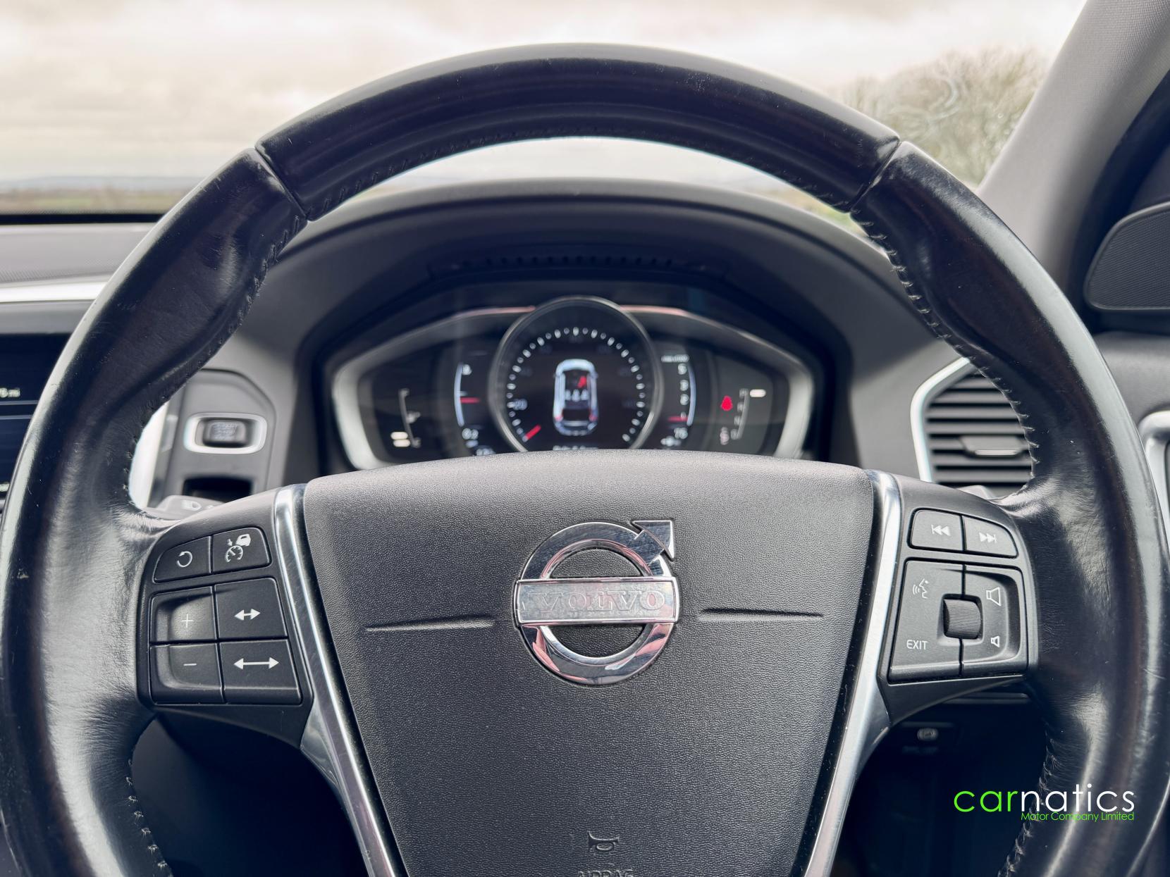 Volvo XC60 2.4 D5 SE Lux Nav SUV 5dr Diesel Geartronic AWD Euro 5 (215 ps)