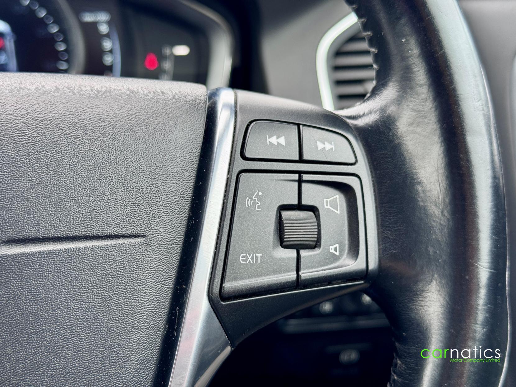 Volvo XC60 2.4 D5 SE Lux Nav SUV 5dr Diesel Geartronic AWD Euro 5 (215 ps)