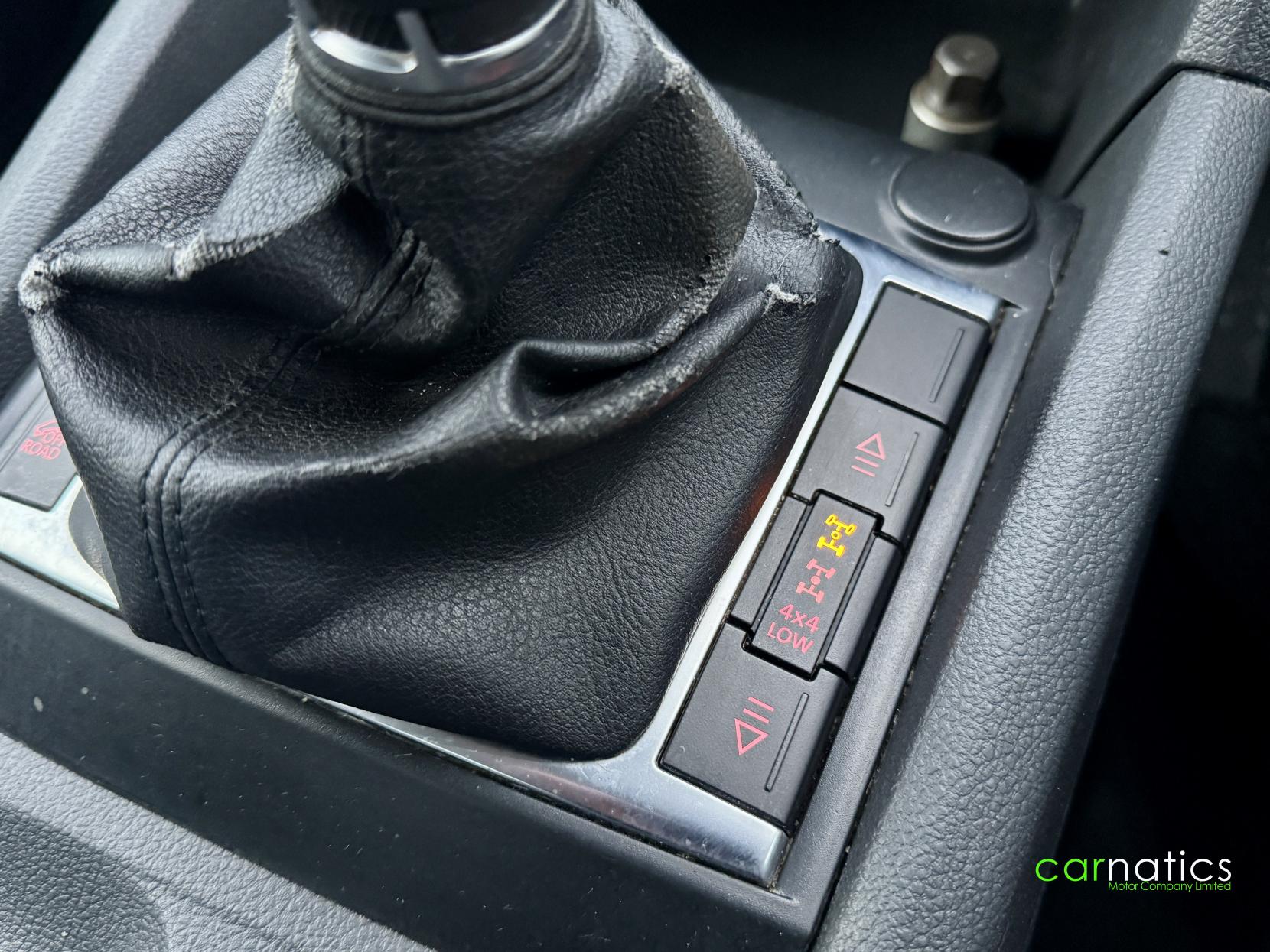 Volkswagen Amarok 2.0 TDI Startline Pickup Double Cab 4dr Diesel Manual 4Motion Selectable Euro 5 (140 ps)