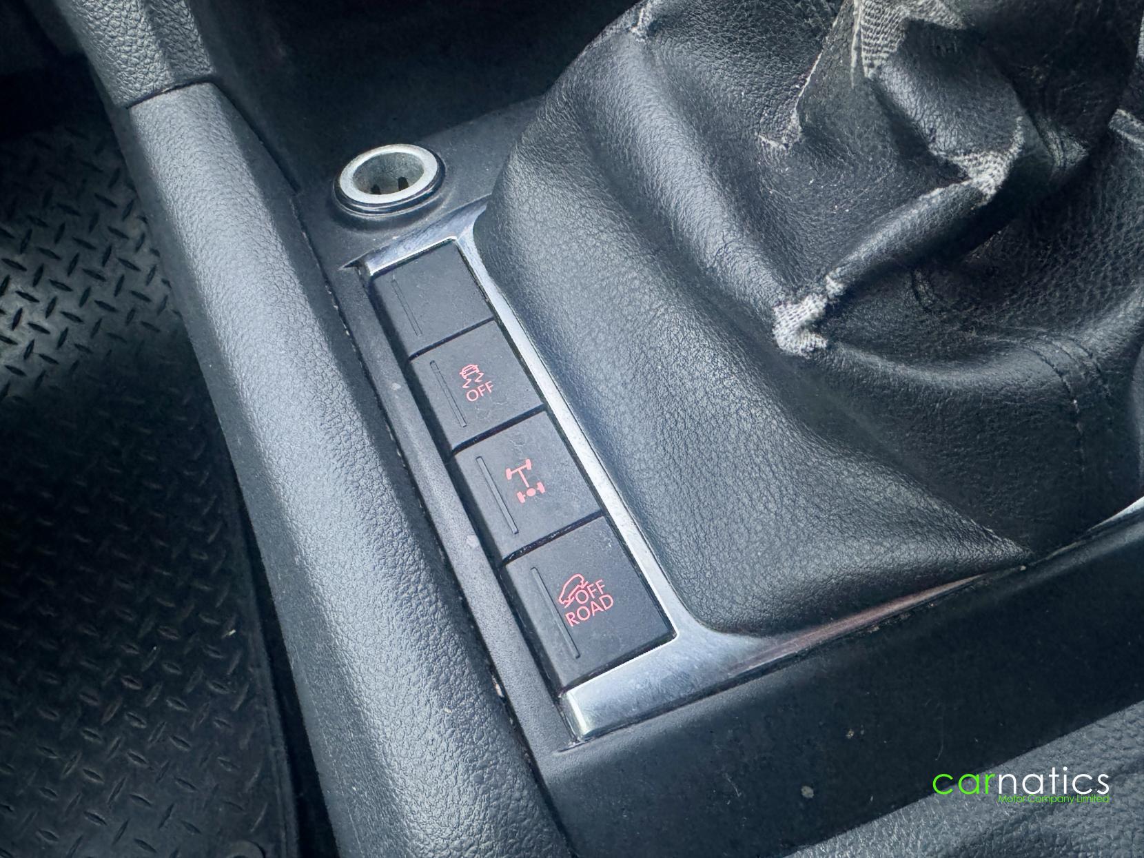 Volkswagen Amarok 2.0 TDI Startline Pickup Double Cab 4dr Diesel Manual 4Motion Selectable Euro 5 (140 ps)