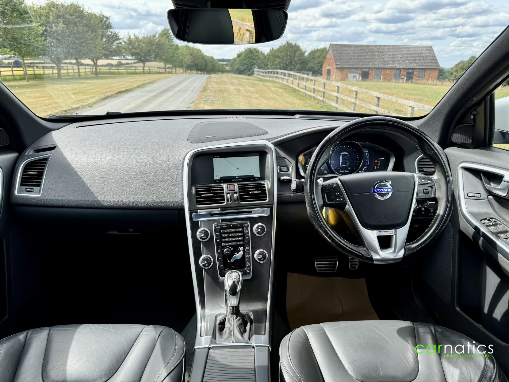 Volvo XC60 2.4 D5 R-Design Lux Nav SUV 5dr Diesel Geartronic AWD Euro 5 (215 ps)