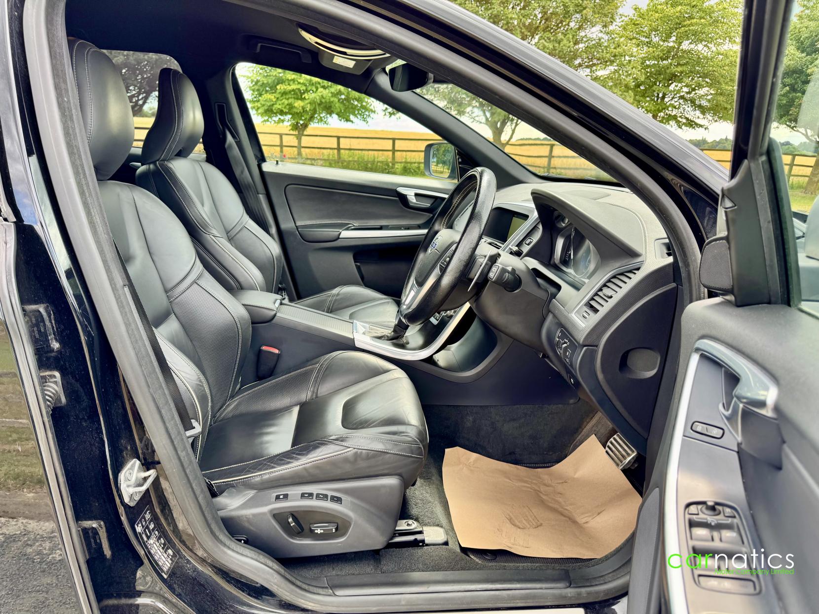 Volvo XC60 2.4 D5 R-Design Lux Nav SUV 5dr Diesel Geartronic AWD Euro 5 (215 ps)