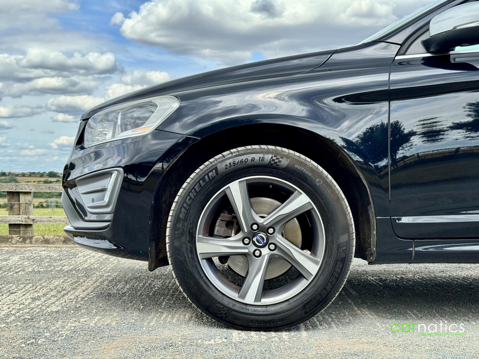 Volvo XC60 2.4 D5 R-Design Lux Nav SUV 5dr Diesel Geartronic AWD Euro 5 (215 ps)
