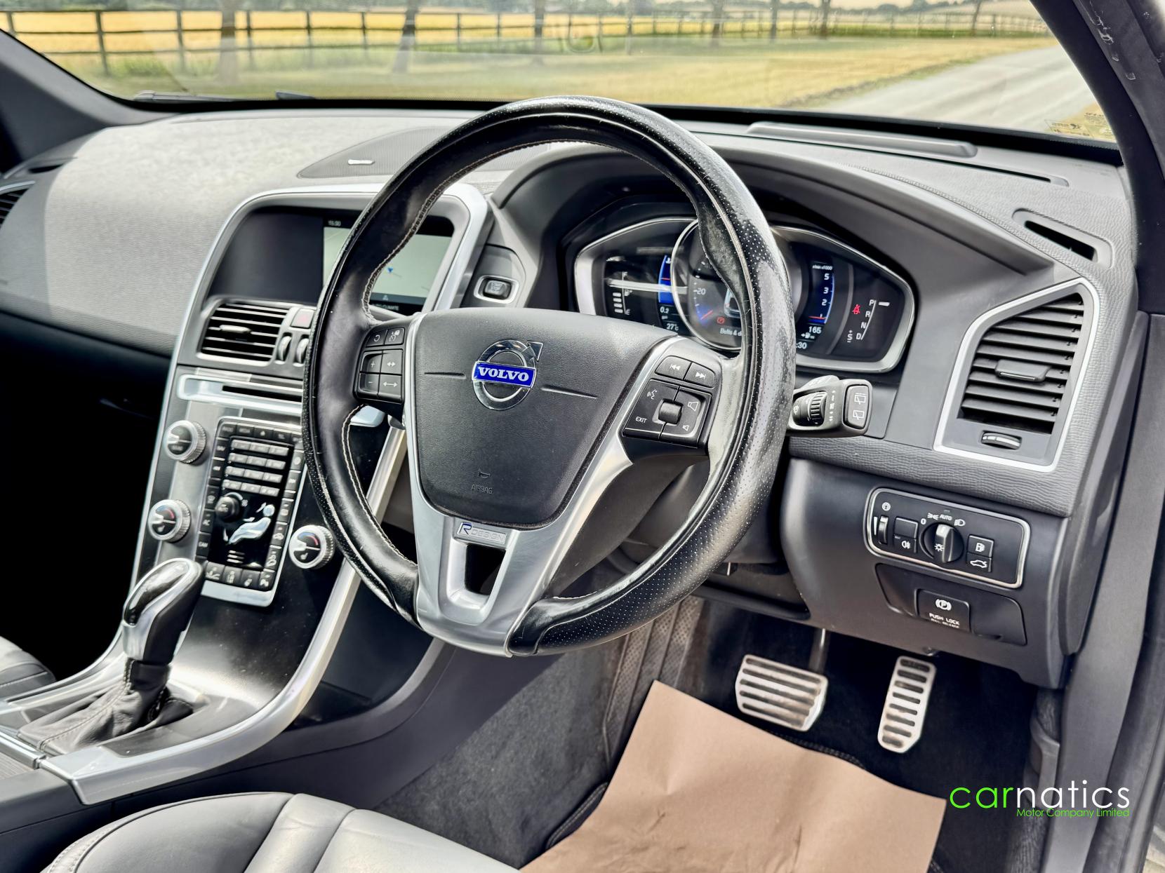 Volvo XC60 2.4 D5 R-Design Lux Nav SUV 5dr Diesel Geartronic AWD Euro 5 (215 ps)