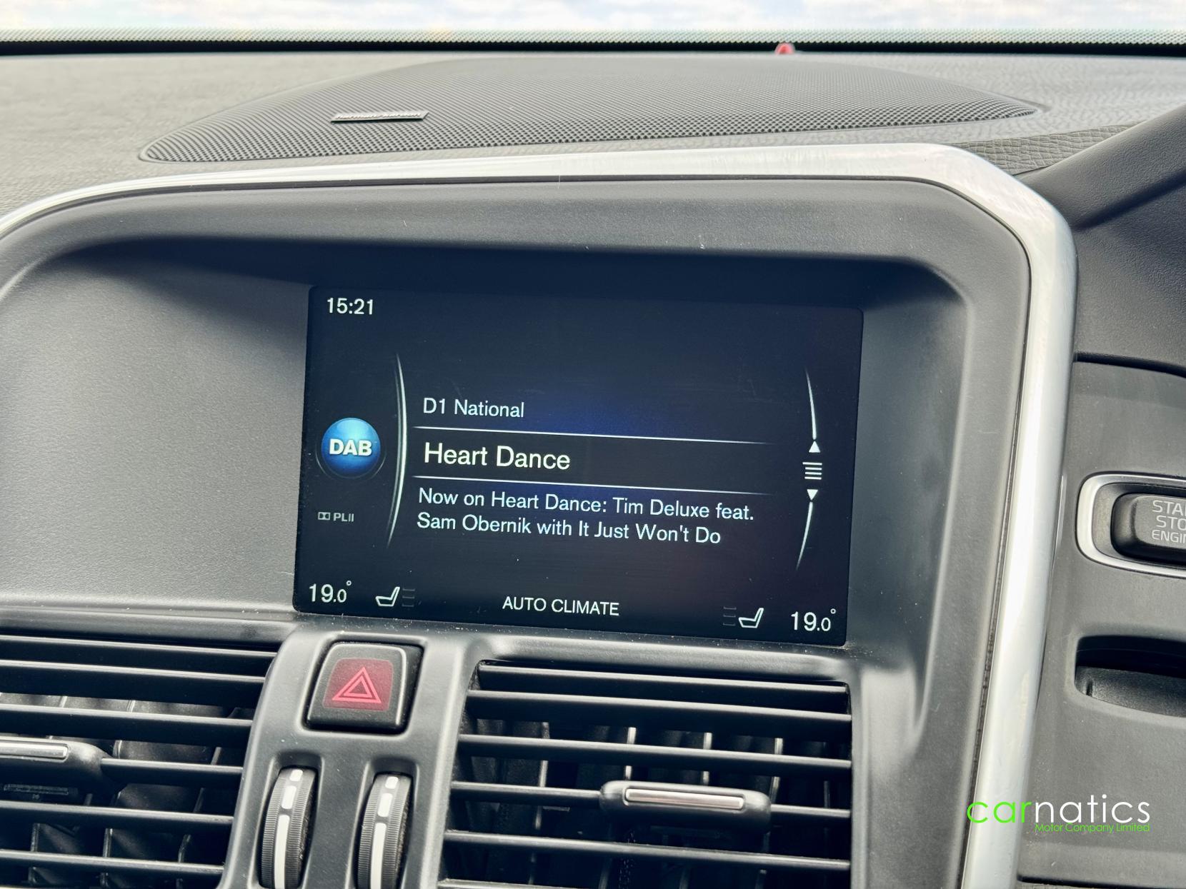 Volvo XC60 2.4 D5 R-Design Lux Nav SUV 5dr Diesel Geartronic AWD Euro 5 (215 ps)