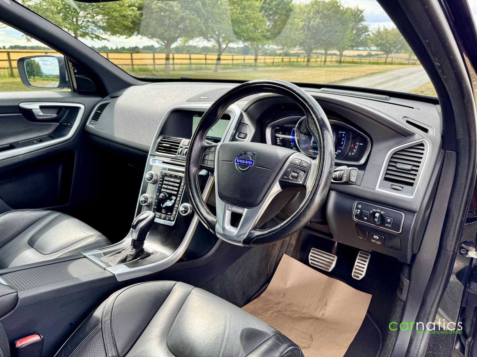 Volvo XC60 2.4 D5 R-Design Lux Nav SUV 5dr Diesel Geartronic AWD Euro 5 (215 ps)