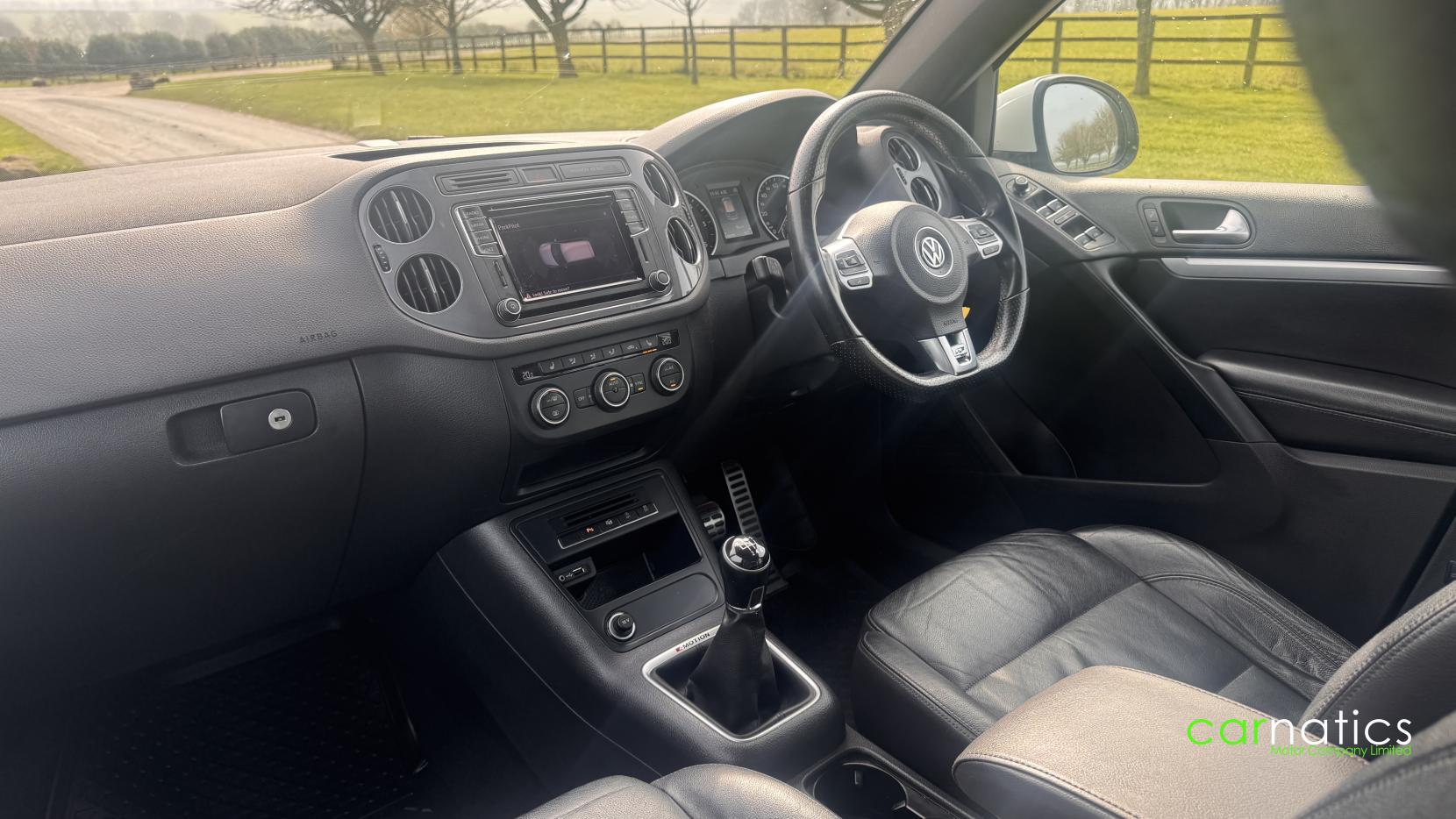 Volkswagen Tiguan 2.0 TDI BlueMotion Tech R-Line Edition SUV 5dr Diesel Manual 4WD Euro 6 (s/s) (150 ps)