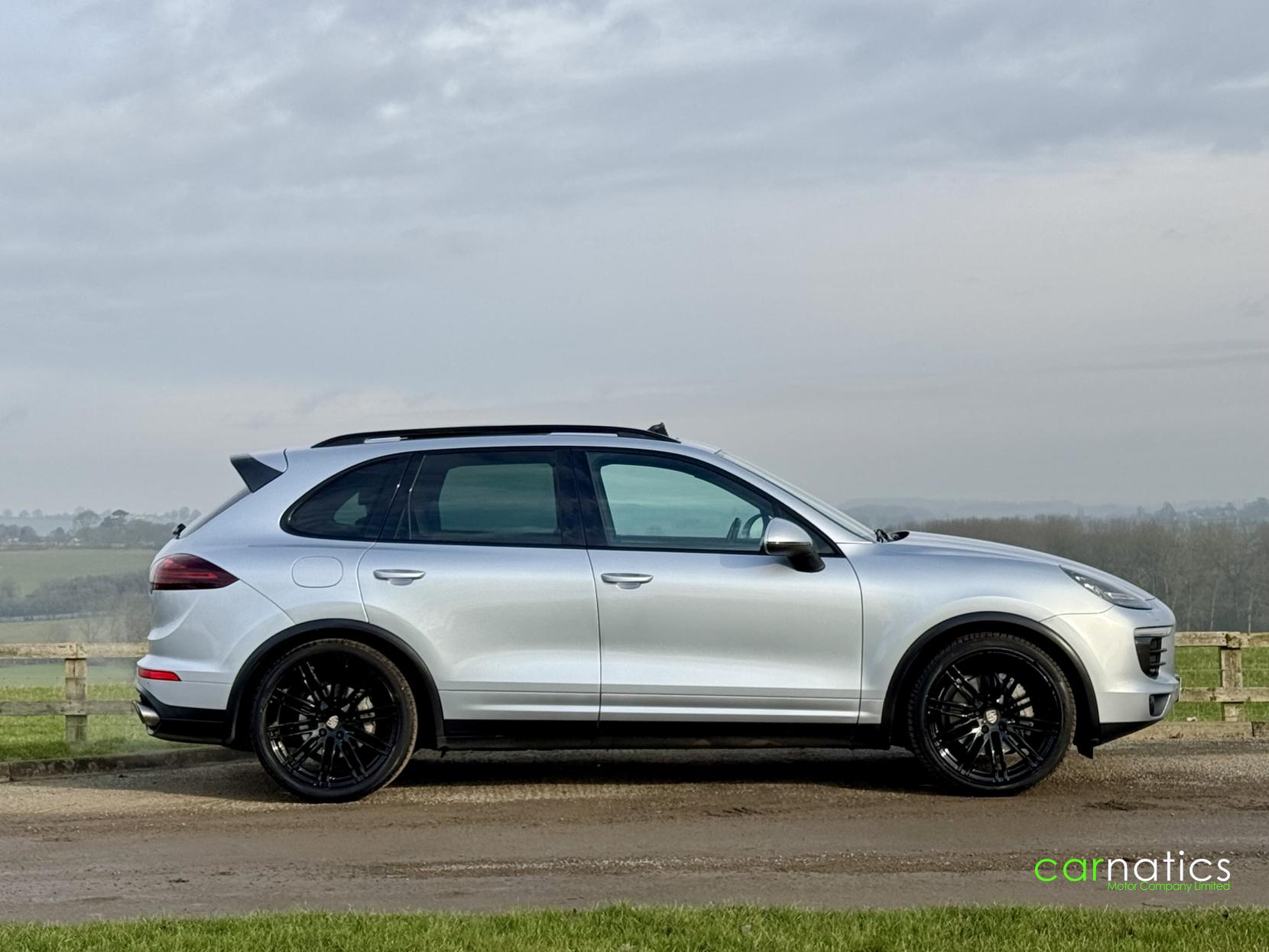 Porsche Cayenne 4.2 TD V8 S SUV 5dr Diesel TiptronicS 4WD Euro 6 (s/s) (385 ps)