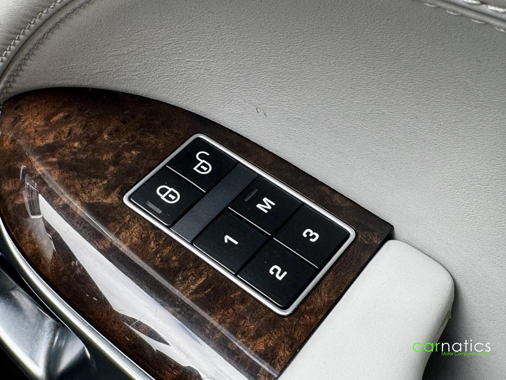 Land Rover Range Rover 4.4 SD V8 Vogue SE SUV 5dr Diesel Auto 4WD Euro 5 (339 ps)