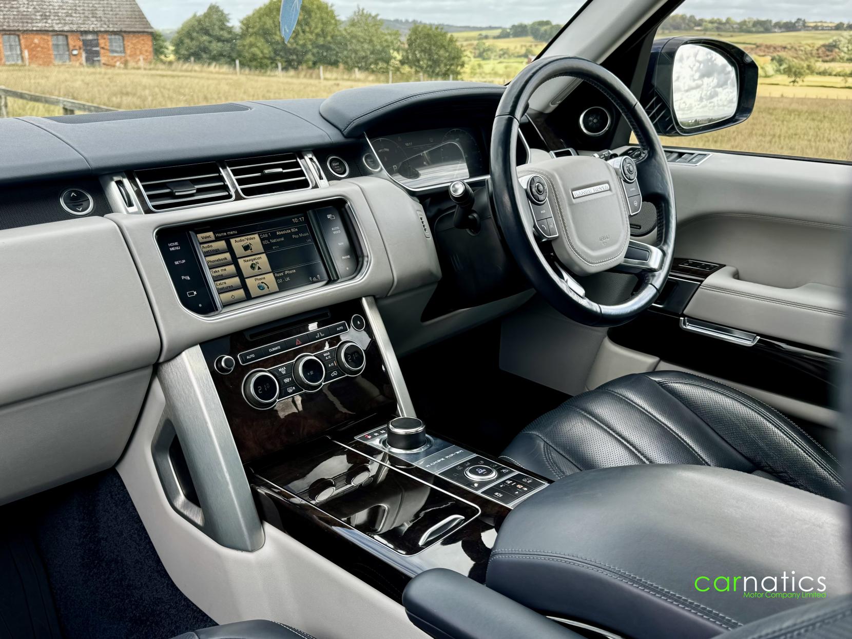 Land Rover Range Rover 4.4 SD V8 Vogue SE SUV 5dr Diesel Auto 4WD Euro 5 (339 ps)