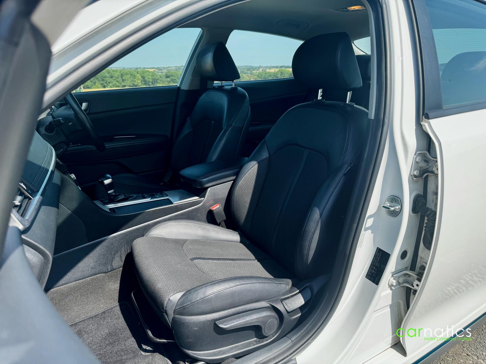 Kia Optima 2.0h GDi 9.8kWh Saloon 4dr Petrol Plug-in Hybrid Auto Euro 6 (202 bhp)