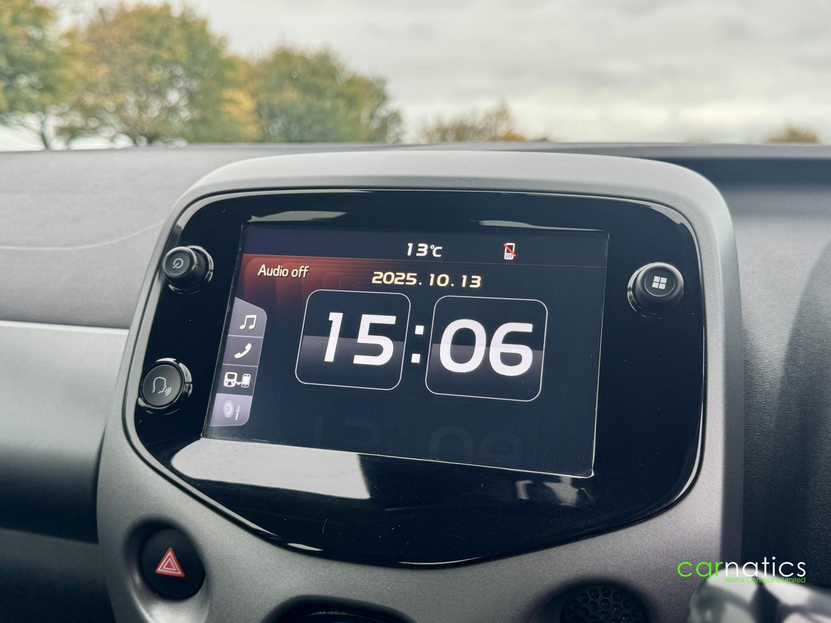 Toyota AYGO 1.0 VVT-i x-play Hatchback 5dr Petrol Manual Euro 6 (s/s) (71 ps)