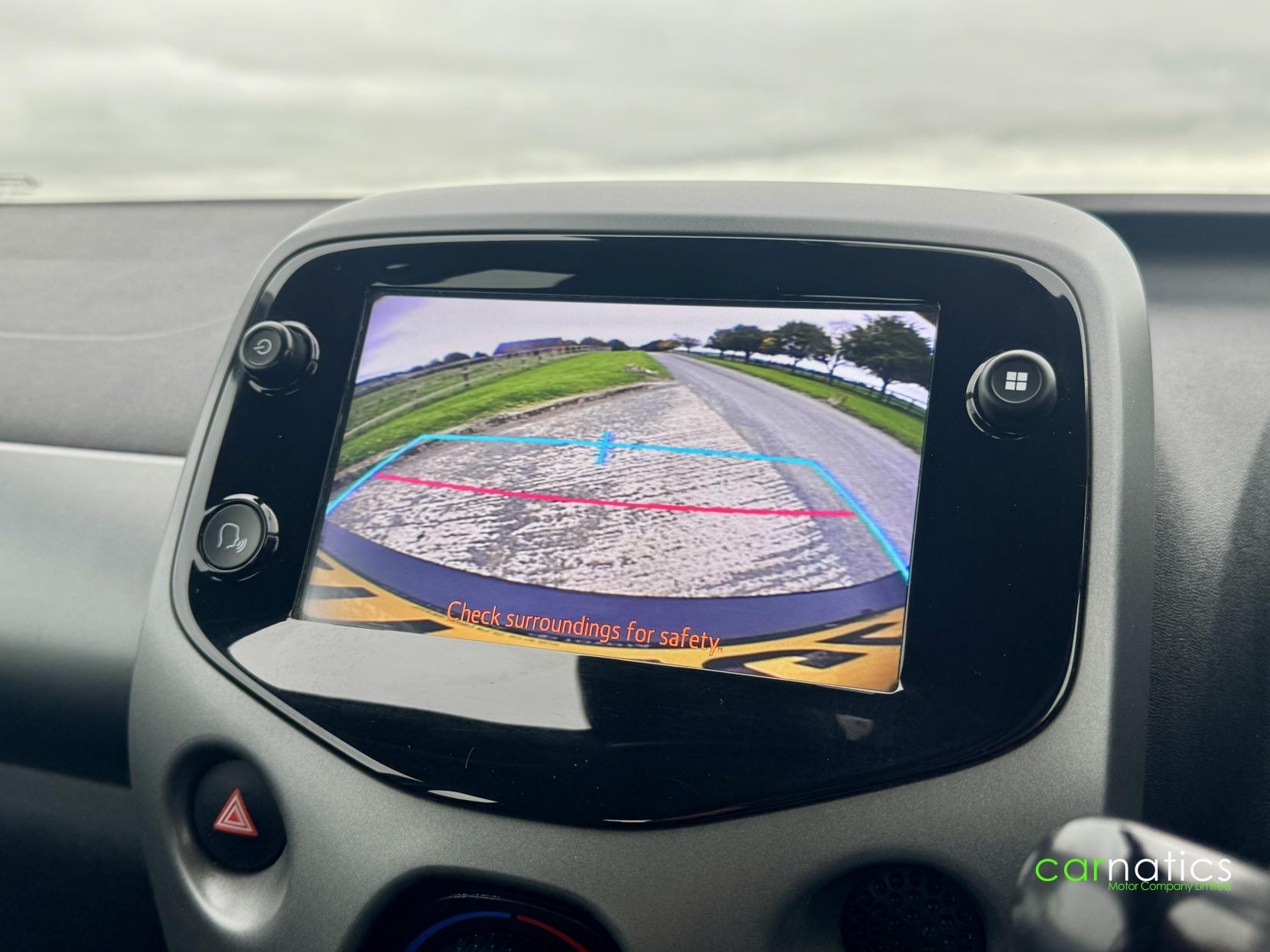 Toyota AYGO 1.0 VVT-i x-play Hatchback 5dr Petrol Manual Euro 6 (s/s) (71 ps)