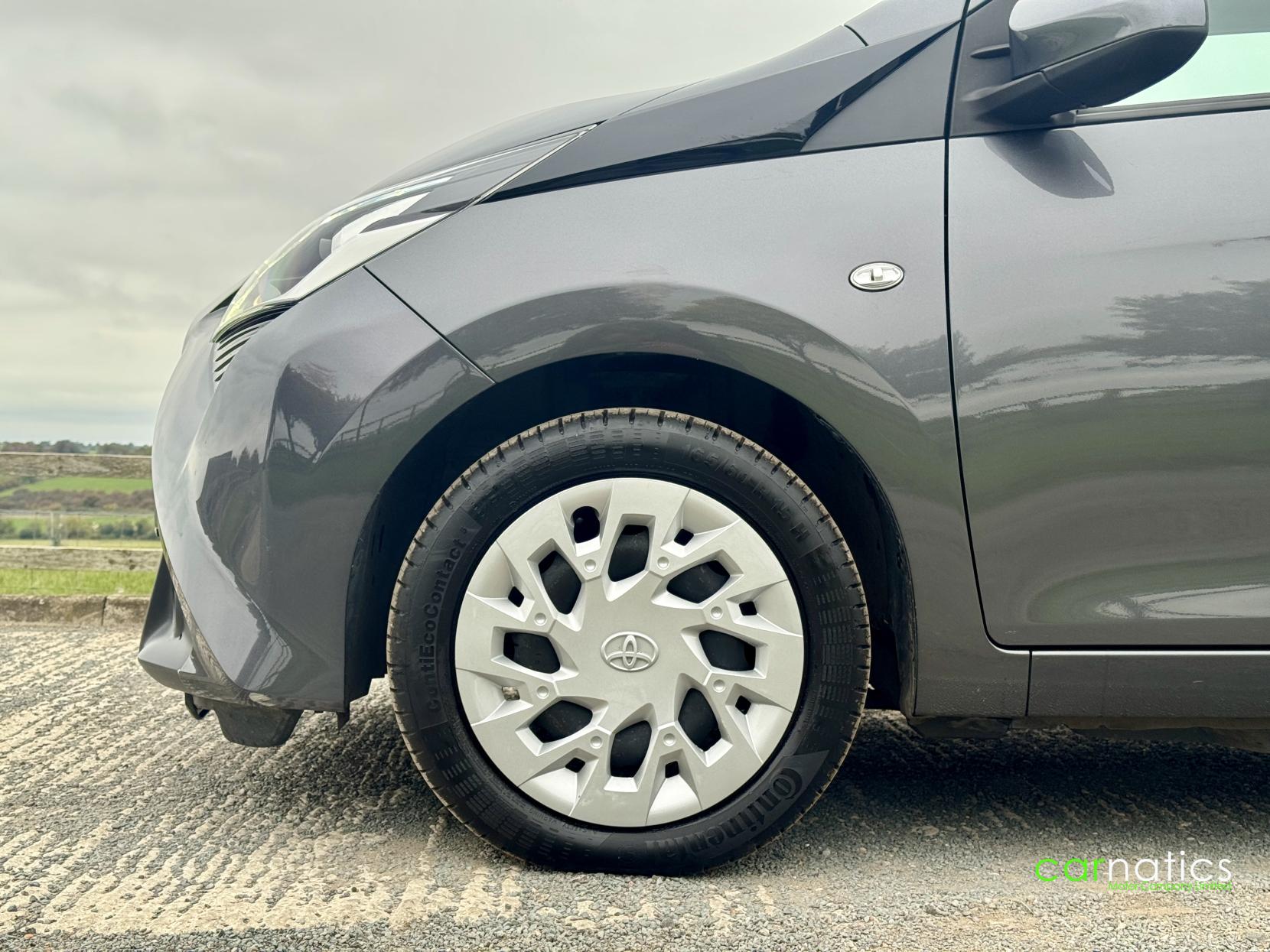 Toyota AYGO 1.0 VVT-i x-play Hatchback 5dr Petrol Manual Euro 6 (s/s) (71 ps)