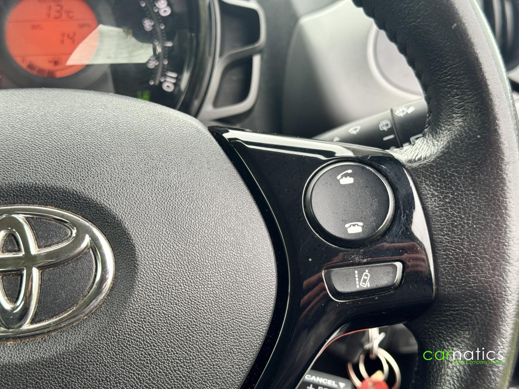 Toyota AYGO 1.0 VVT-i x-play Hatchback 5dr Petrol Manual Euro 6 (s/s) (71 ps)