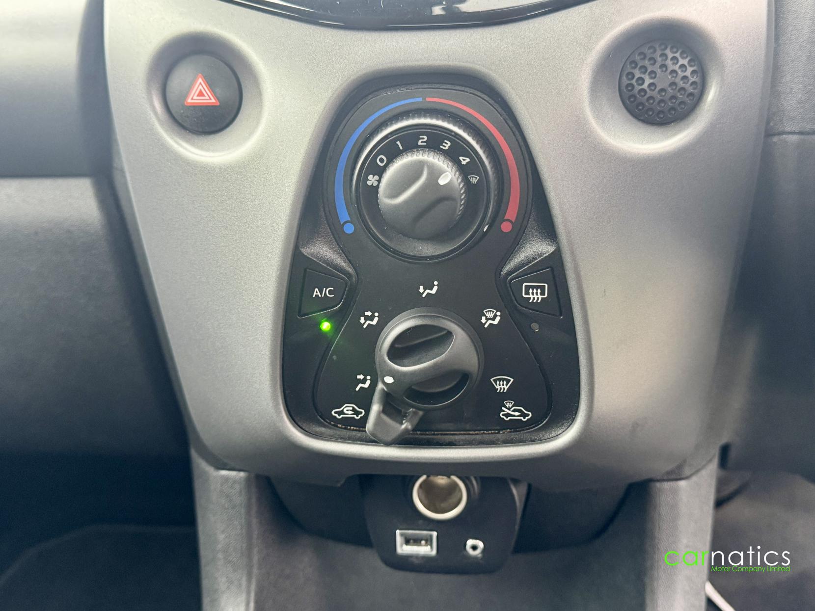 Toyota AYGO 1.0 VVT-i x-play Hatchback 5dr Petrol Manual Euro 6 (s/s) (71 ps)