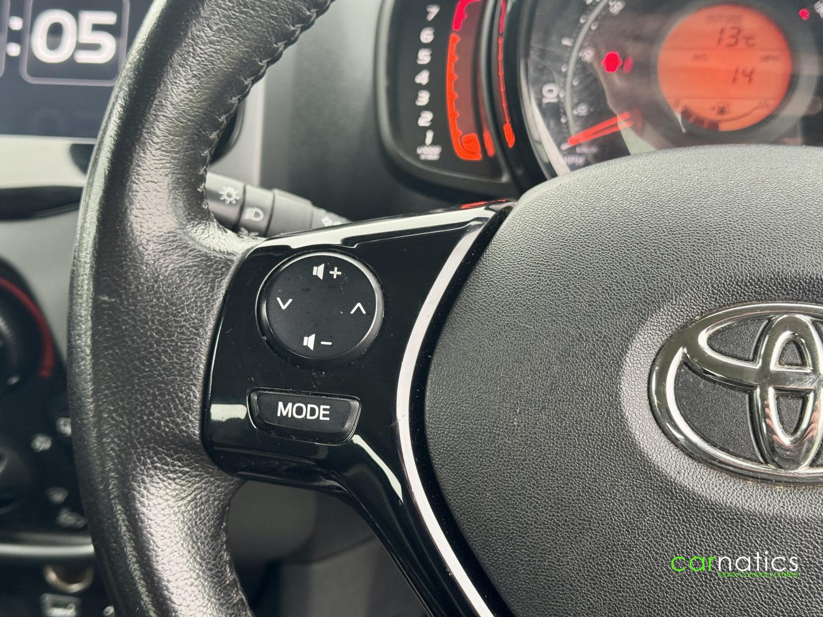 Toyota AYGO 1.0 VVT-i x-play Hatchback 5dr Petrol Manual Euro 6 (s/s) (71 ps)