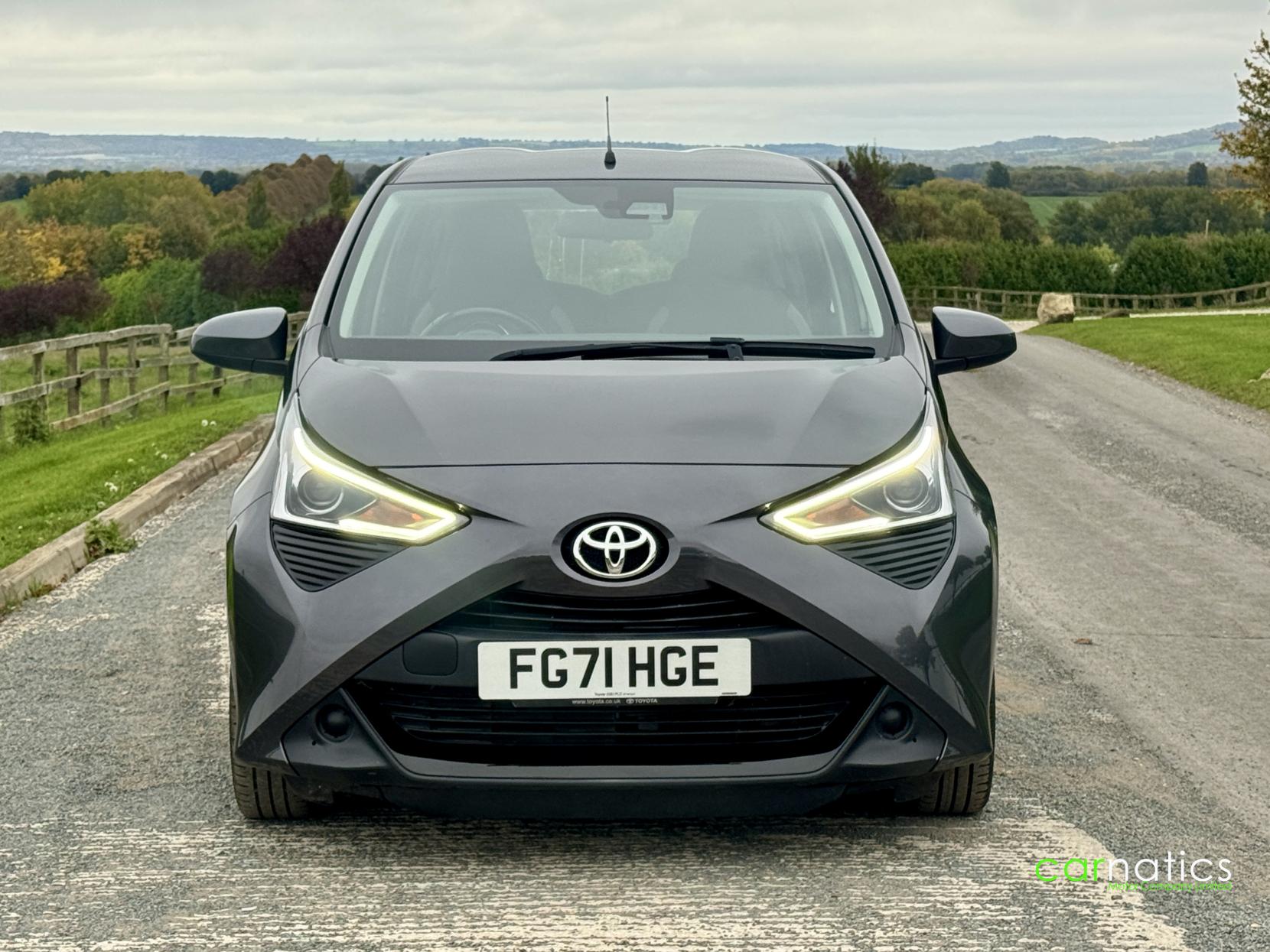 Toyota AYGO 1.0 VVT-i x-play Hatchback 5dr Petrol Manual Euro 6 (s/s) (71 ps)