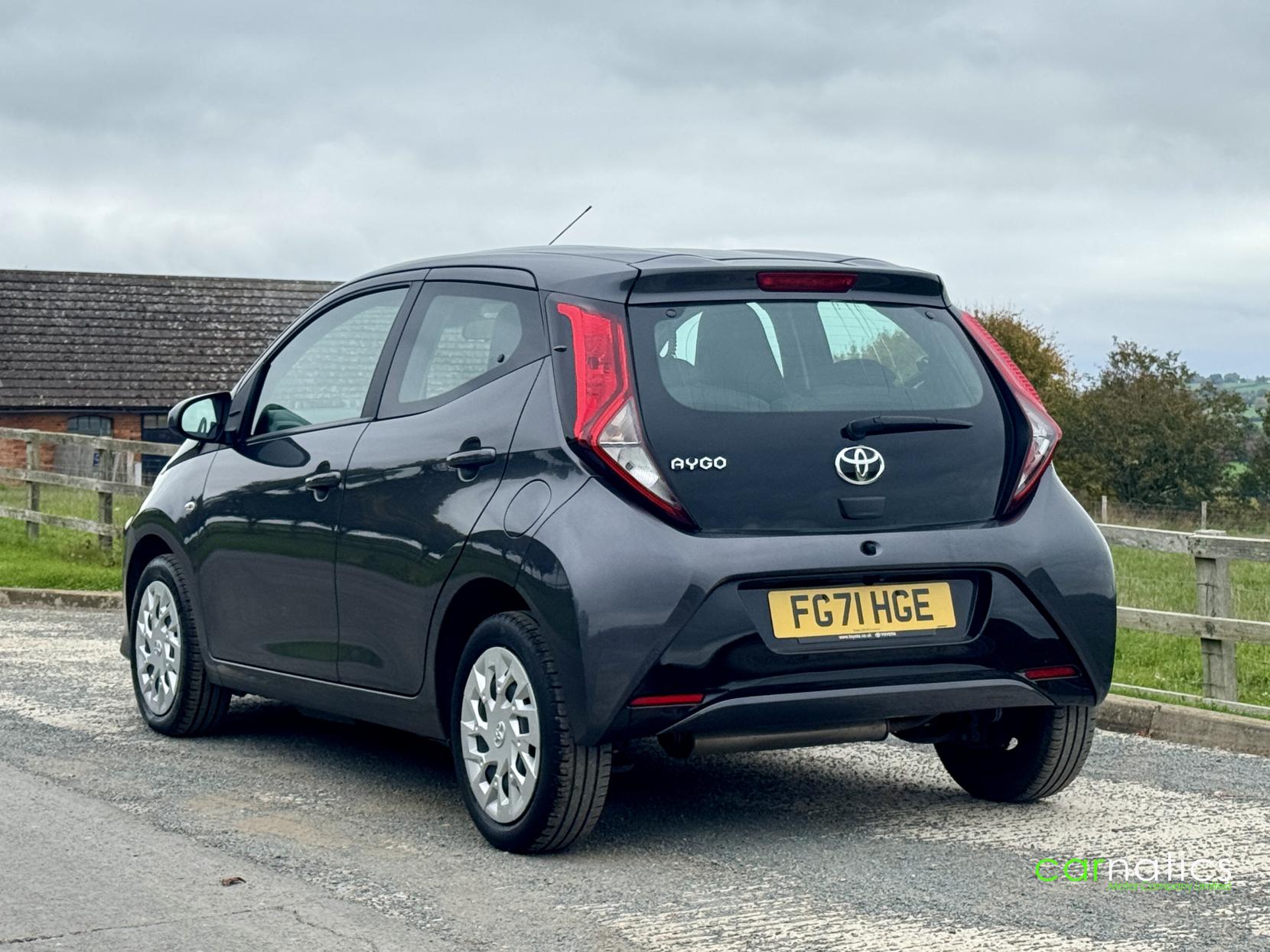 Toyota AYGO 1.0 VVT-i x-play Hatchback 5dr Petrol Manual Euro 6 (s/s) (71 ps)