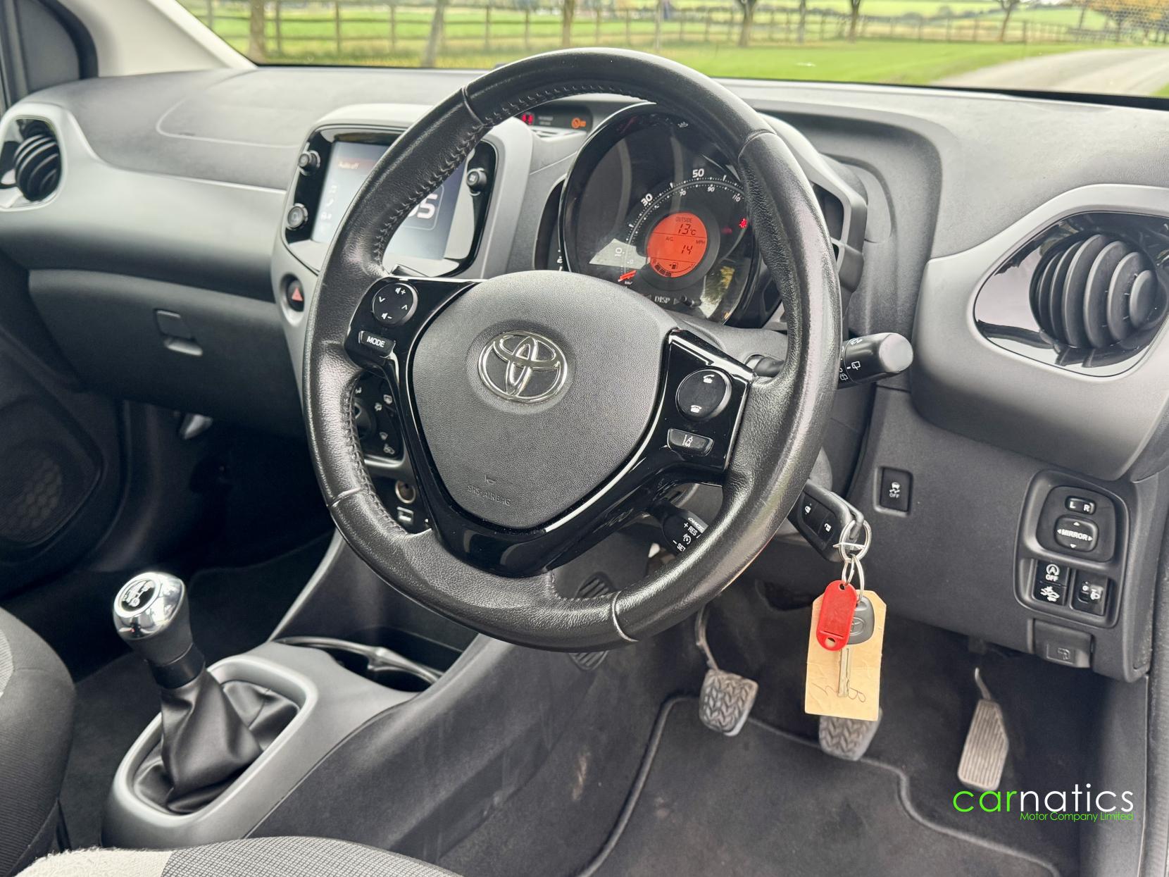 Toyota AYGO 1.0 VVT-i x-play Hatchback 5dr Petrol Manual Euro 6 (s/s) (71 ps)