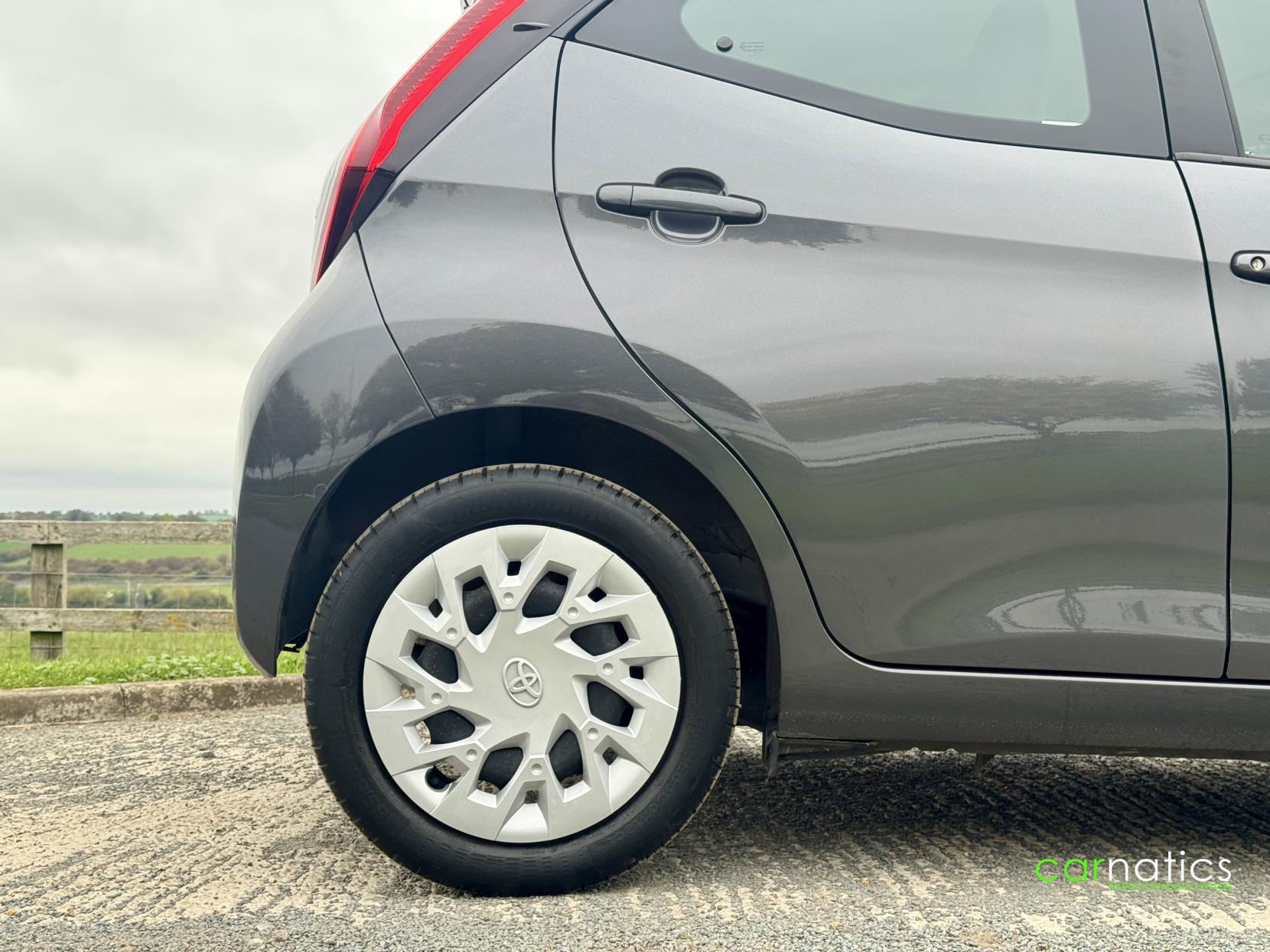 Toyota AYGO 1.0 VVT-i x-play Hatchback 5dr Petrol Manual Euro 6 (s/s) (71 ps)