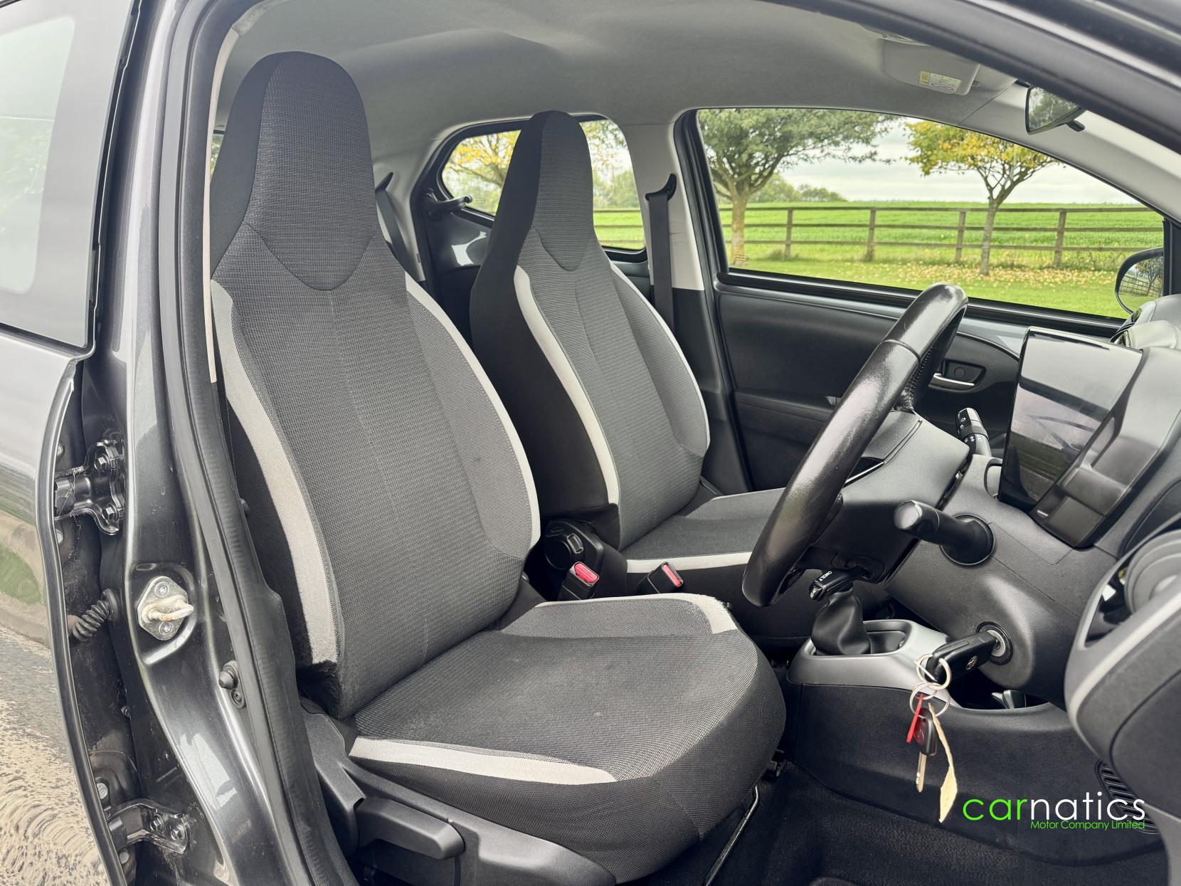 Toyota AYGO 1.0 VVT-i x-play Hatchback 5dr Petrol Manual Euro 6 (s/s) (71 ps)