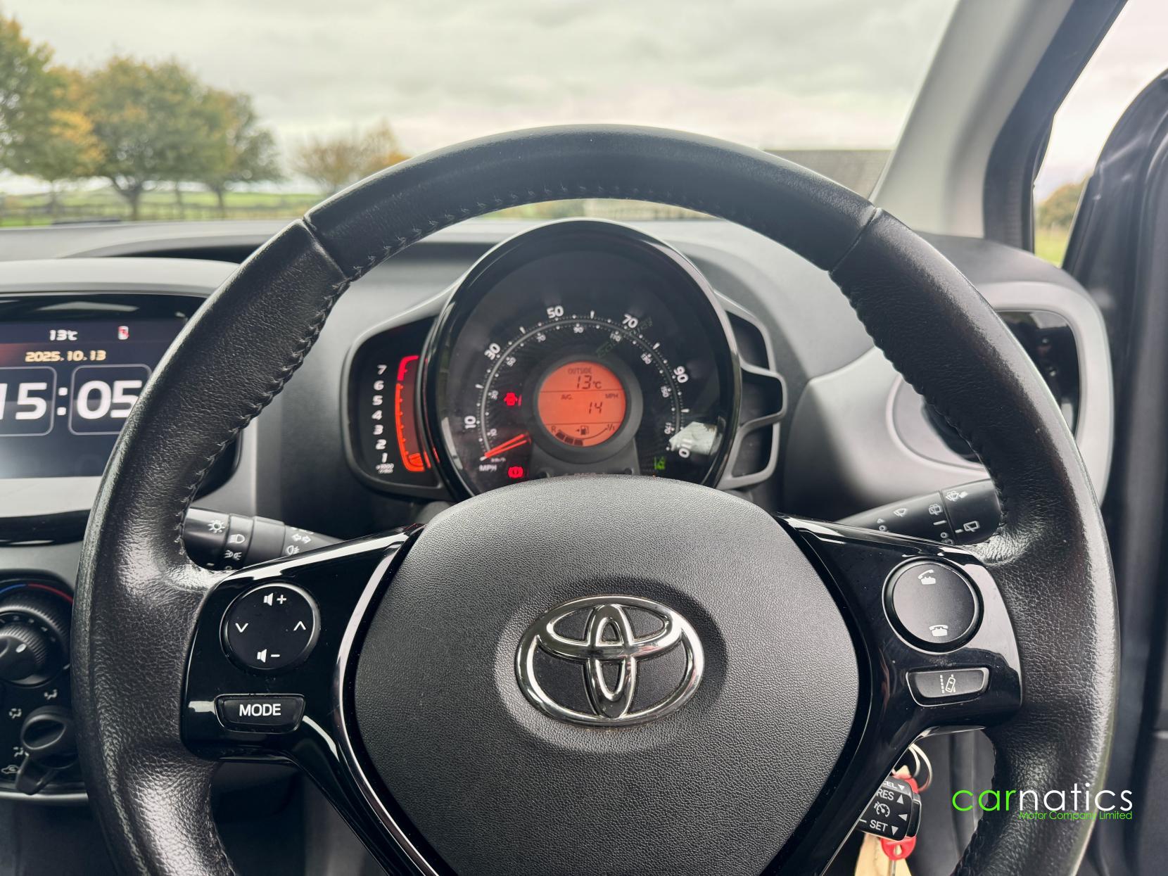 Toyota AYGO 1.0 VVT-i x-play Hatchback 5dr Petrol Manual Euro 6 (s/s) (71 ps)