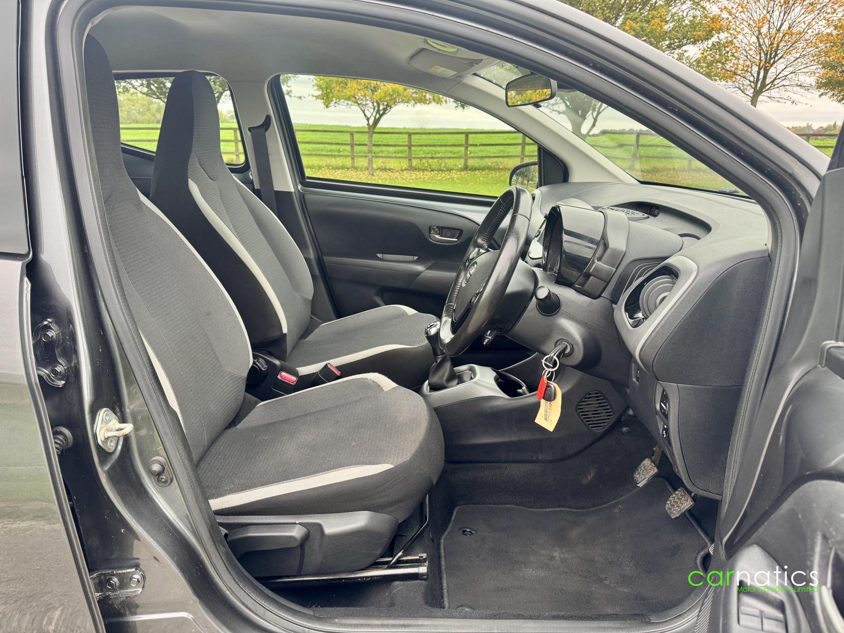 Toyota AYGO 1.0 VVT-i x-play Hatchback 5dr Petrol Manual Euro 6 (s/s) (71 ps)