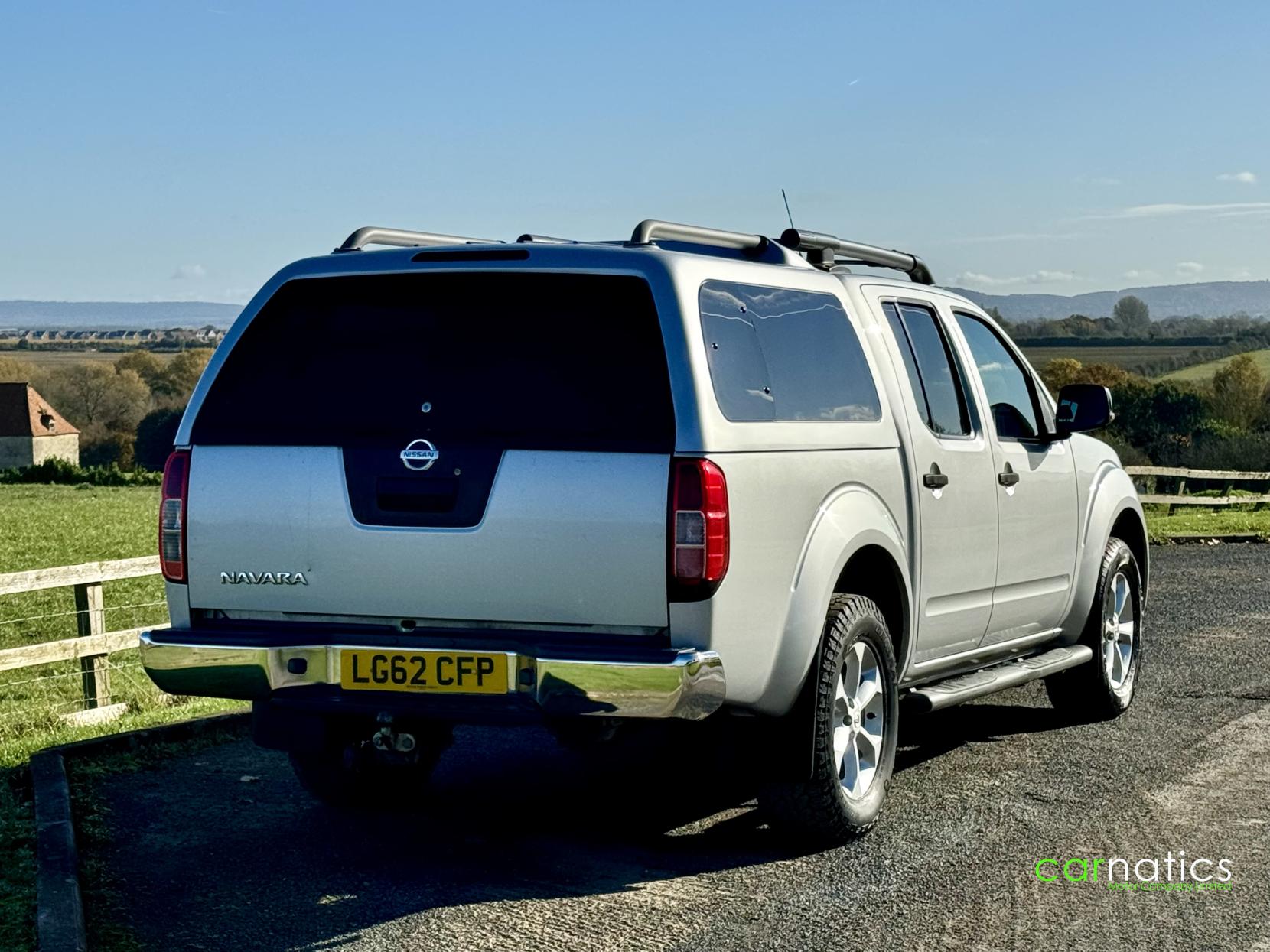 Nissan Navara 2.5 dCi Tekna Pickup Double Cab 4dr Diesel Auto 4WD Euro 5 (190 ps)