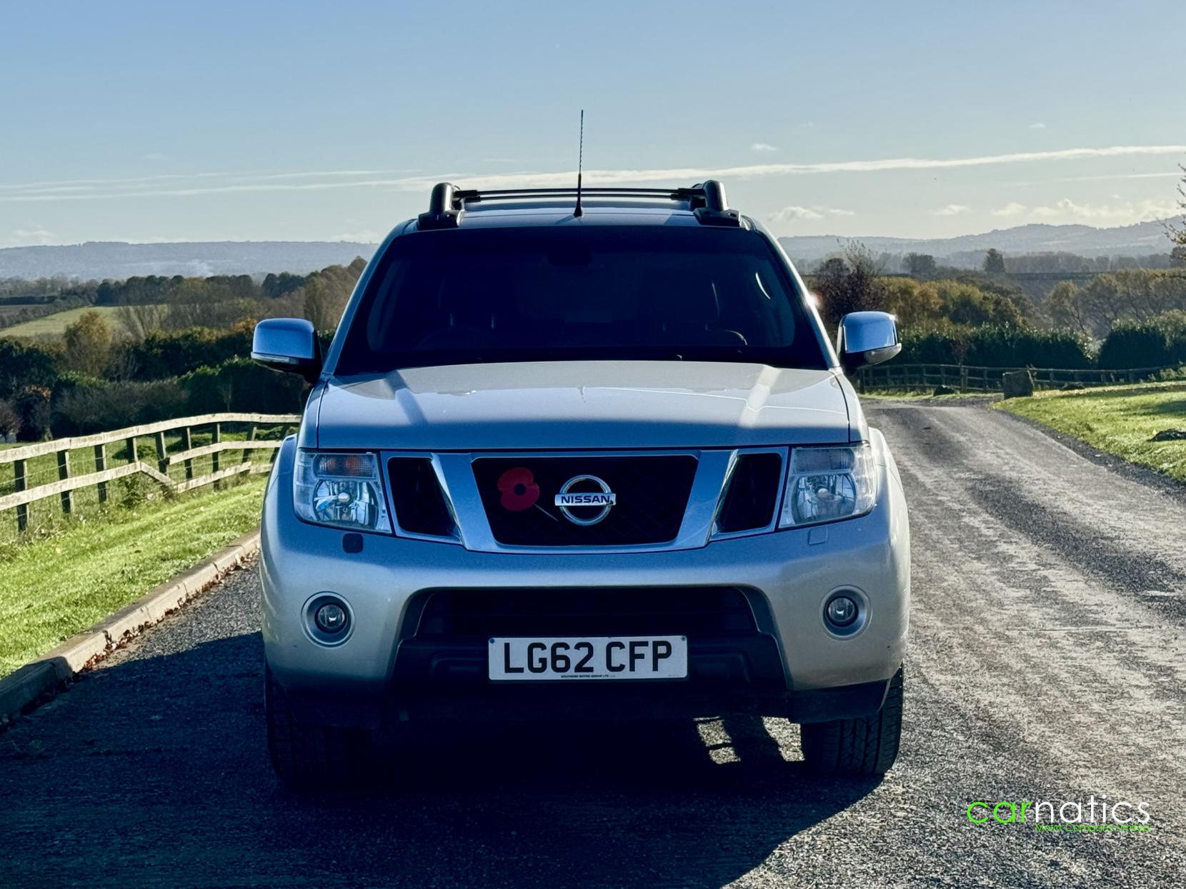 Nissan Navara 2.5 dCi Tekna Pickup Double Cab 4dr Diesel Auto 4WD Euro 5 (190 ps)