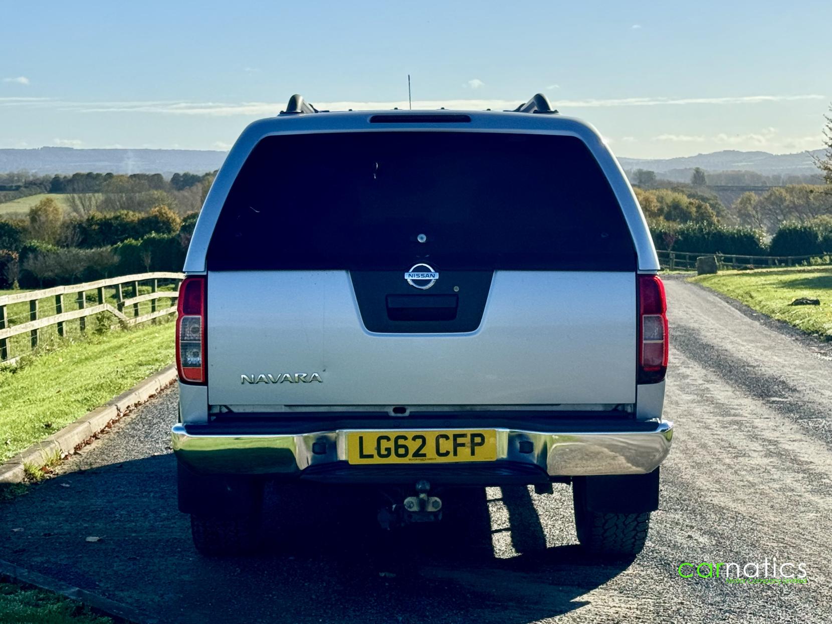 Nissan Navara 2.5 dCi Tekna Pickup Double Cab 4dr Diesel Auto 4WD Euro 5 (190 ps)