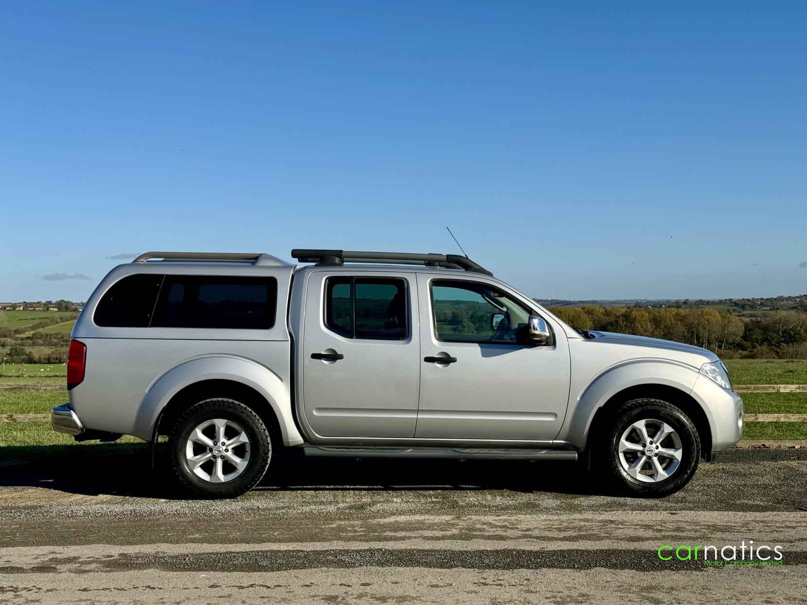 Nissan Navara 2.5 dCi Tekna Pickup Double Cab 4dr Diesel Auto 4WD Euro 5 (190 ps)