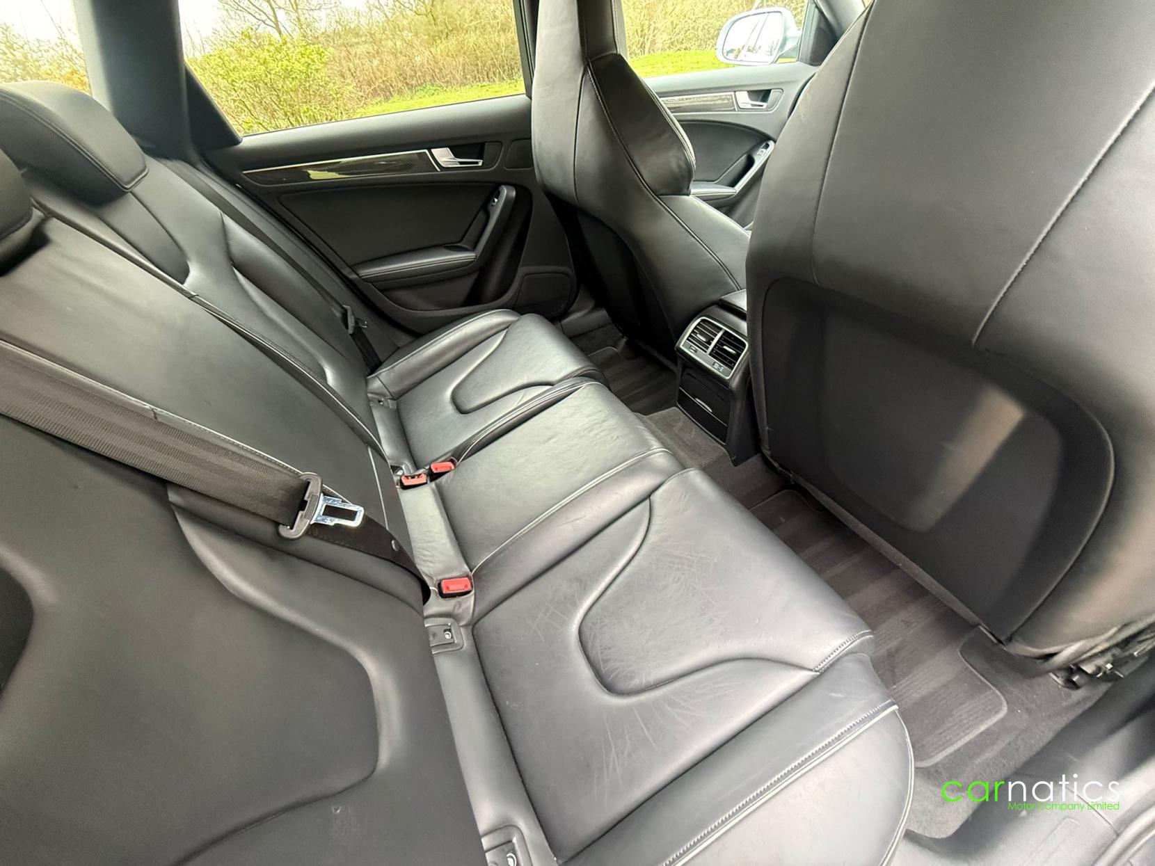 Audi RS4 Avant 4.2 FSI V8 Estate 5dr Petrol S Tronic quattro Euro 5 (450 ps)