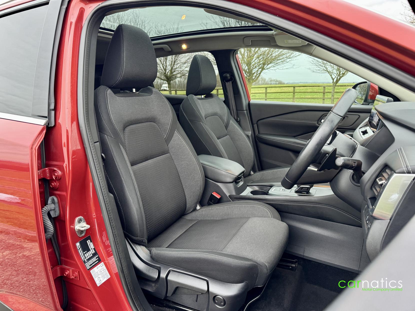 Nissan Qashqai 1.3 DIG-T MHEV N-Connecta SUV 5dr Petrol Hybrid XTRON Euro 6 (s/s) (158 ps)