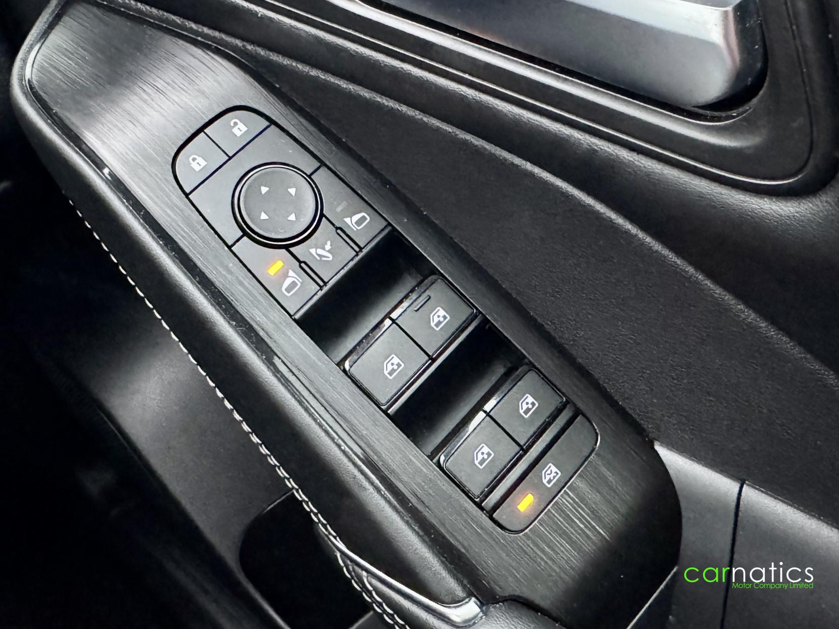 Nissan Qashqai 1.3 DIG-T MHEV N-Connecta SUV 5dr Petrol Hybrid XTRON Euro 6 (s/s) (158 ps)