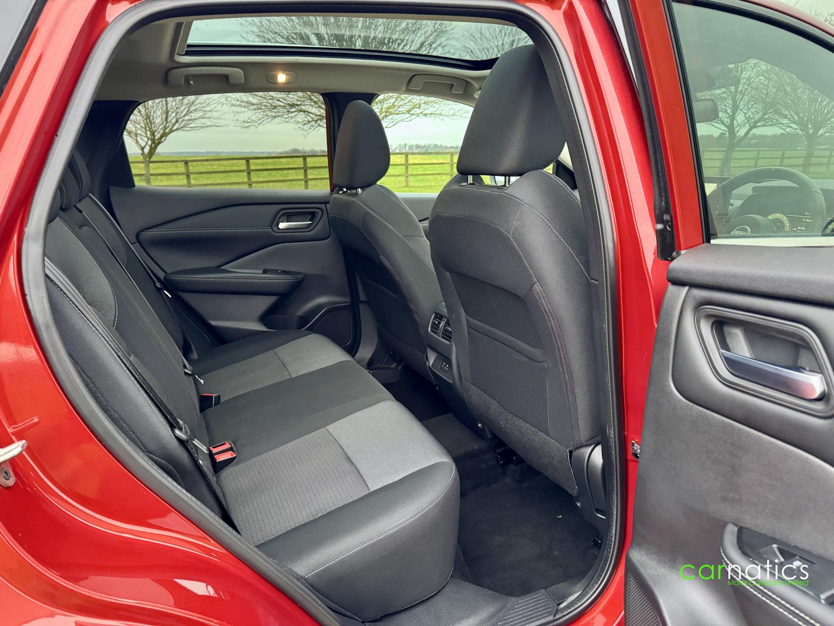 Nissan Qashqai 1.3 DIG-T MHEV N-Connecta SUV 5dr Petrol Hybrid XTRON Euro 6 (s/s) (158 ps)