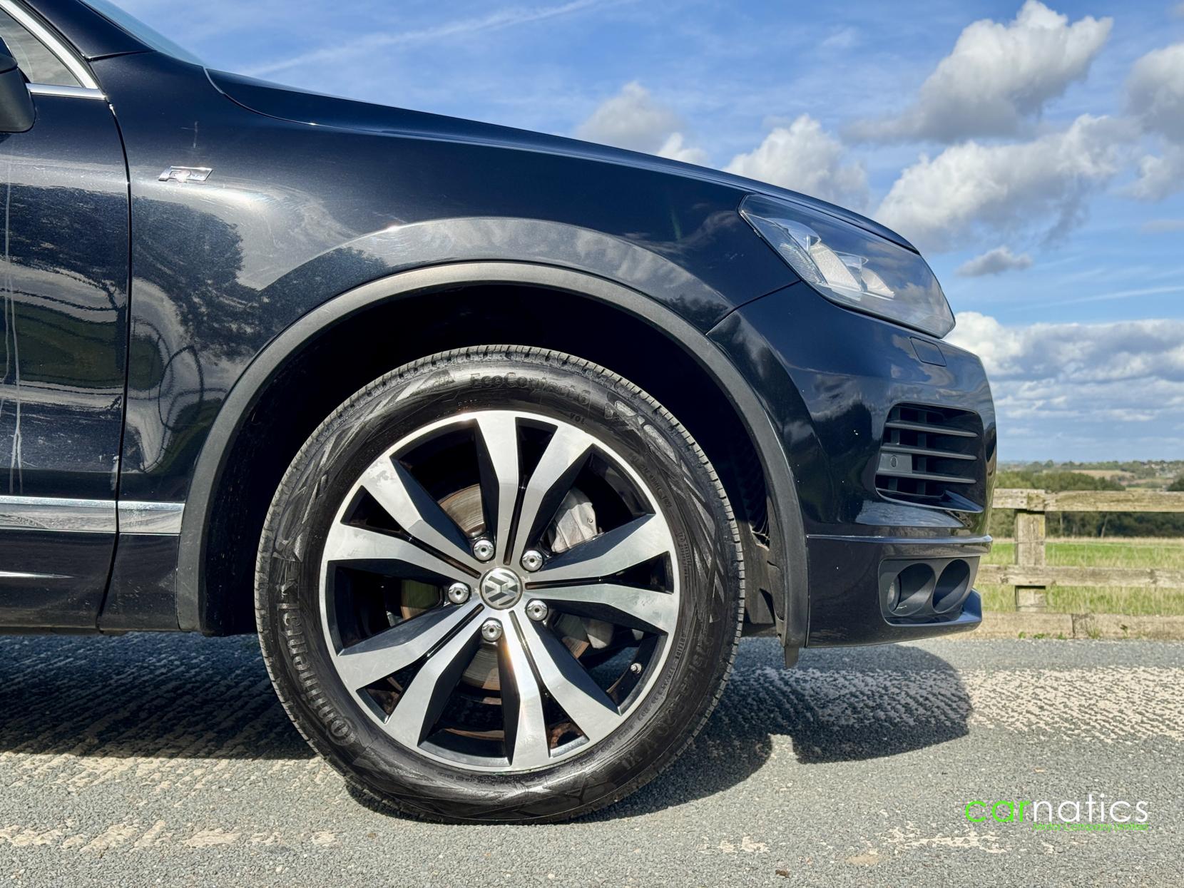 Volkswagen Touareg 3.0 TDI V6 BlueMotion Tech R-Line SUV 5dr Diesel Tiptronic 4WD Euro 5 (s/s) (245 ps)