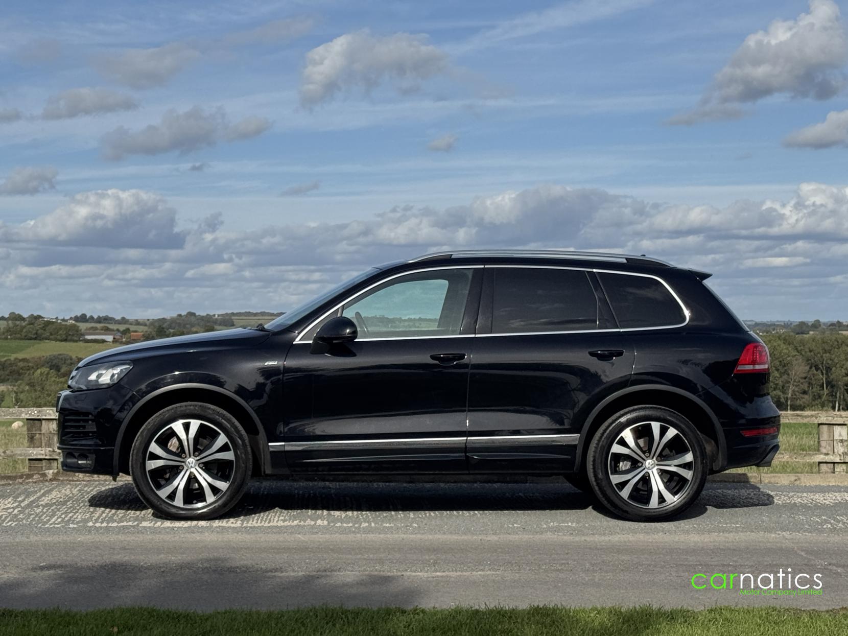 Volkswagen Touareg 3.0 TDI V6 BlueMotion Tech R-Line SUV 5dr Diesel Tiptronic 4WD Euro 5 (s/s) (245 ps)