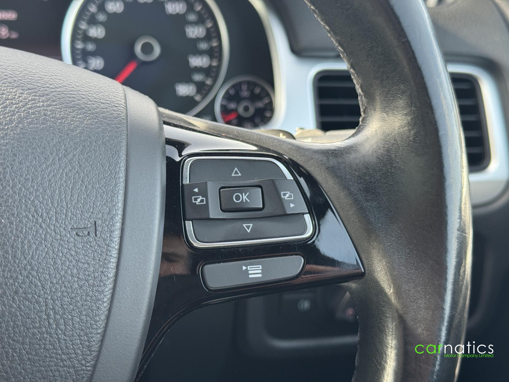 Volkswagen Touareg 3.0 TDI V6 BlueMotion Tech R-Line SUV 5dr Diesel Tiptronic 4WD Euro 5 (s/s) (245 ps)